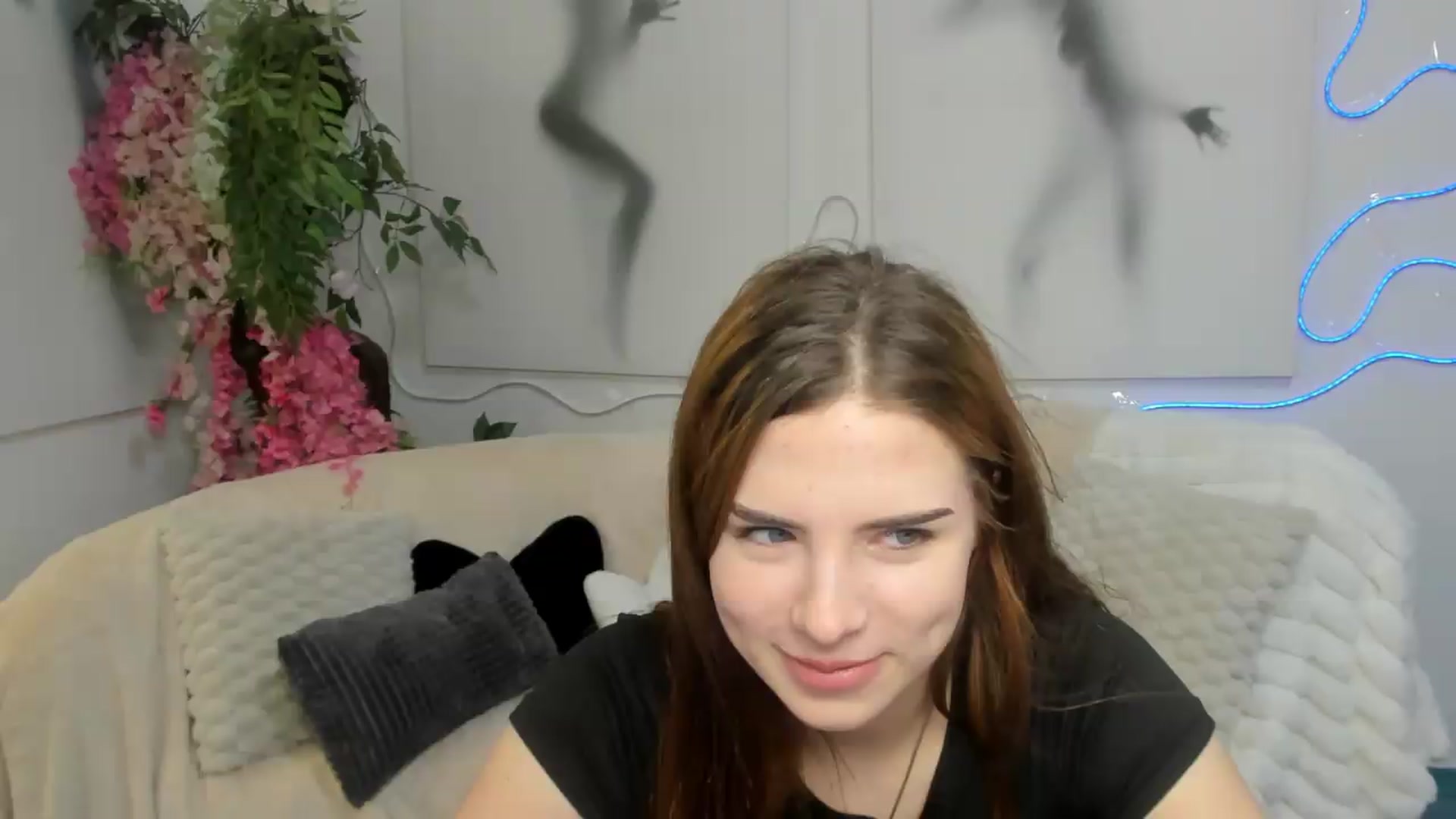 Gallery image thumbnail from KiraVane's myfreecams stream on, 09/08/2026, 08:51 image 16 of 20