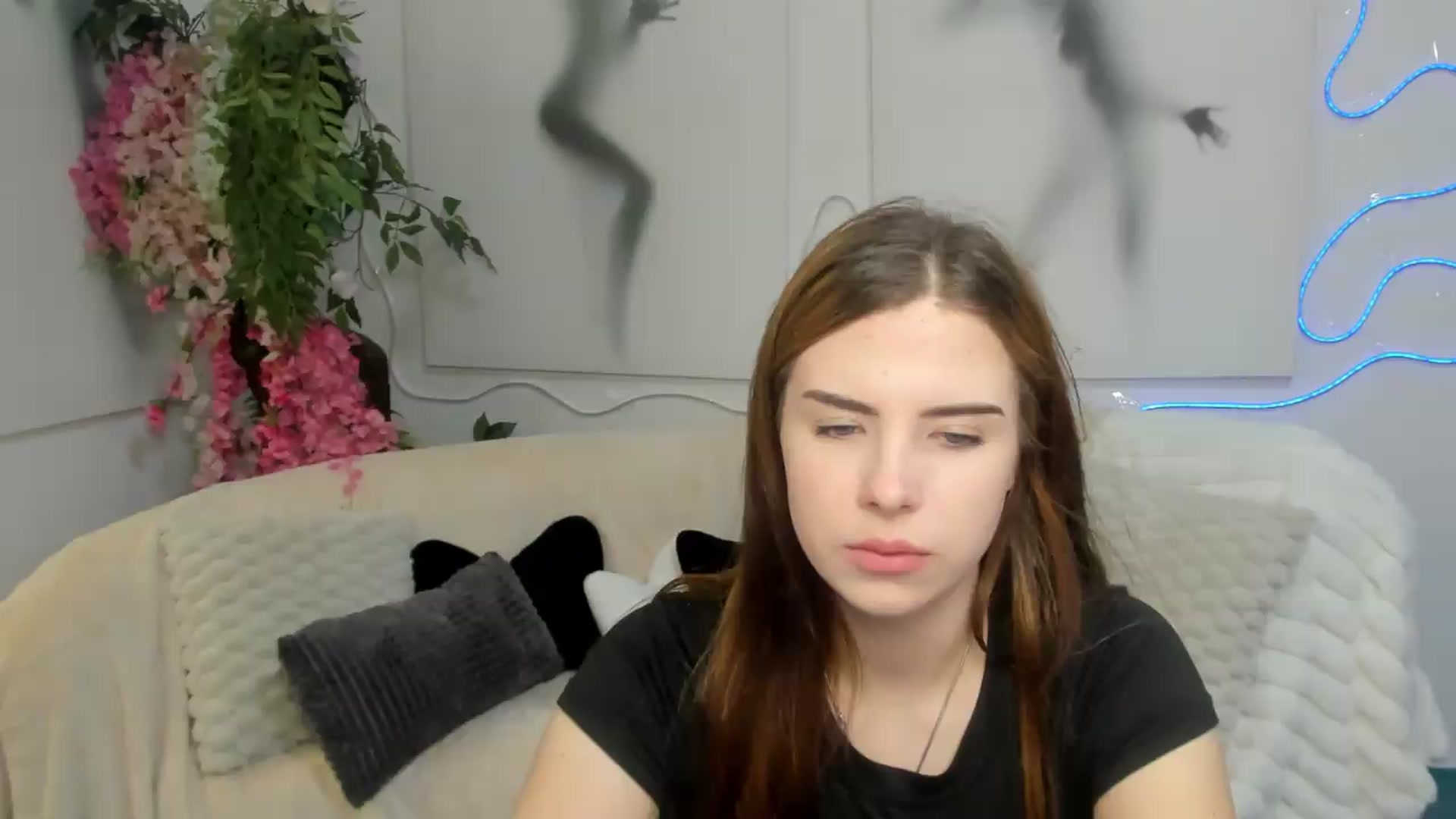 Gallery image thumbnail from KiraVane's myfreecams stream on, 09/08/2026, 08:51 image 6 of 20