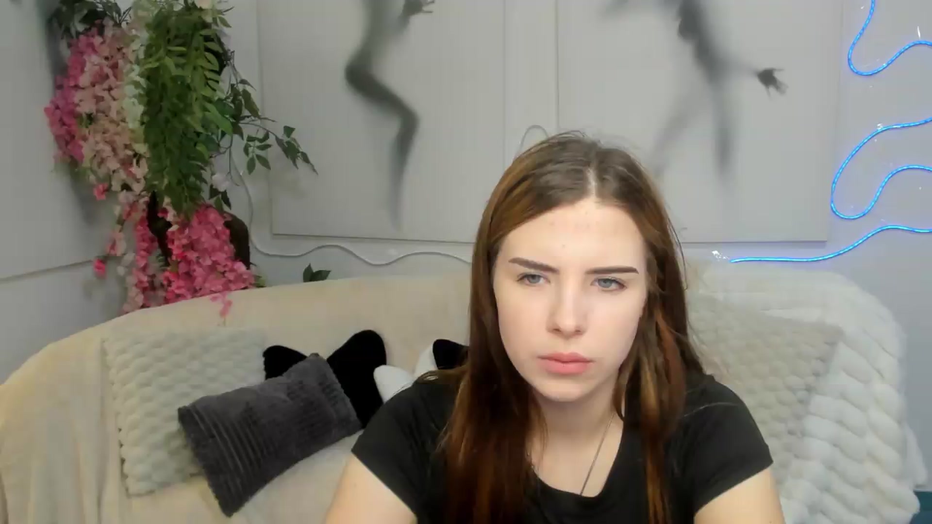 Gallery image thumbnail from KiraVane's myfreecams stream on, 09/08/2026, 08:51 image 8 of 20