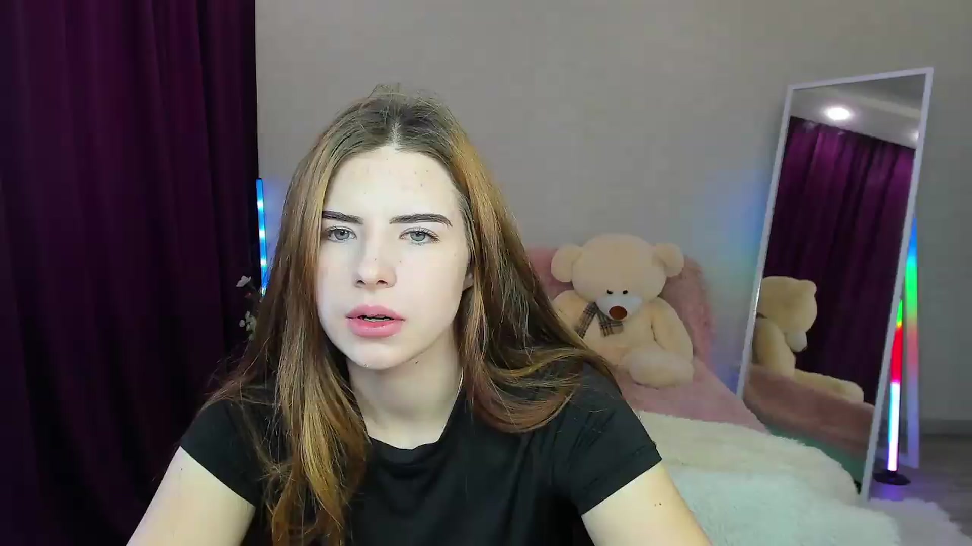 Gallery image thumbnail from KiraVane's myfreecams stream on, 09/10/2026, 08:48 image 11 of 20