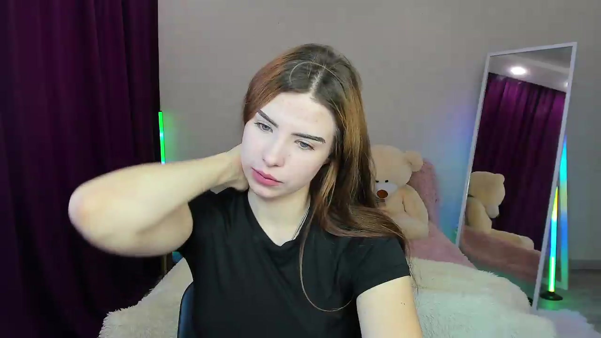 Gallery image thumbnail from KiraVane's myfreecams stream on, 09/10/2026, 08:48 image 18 of 20