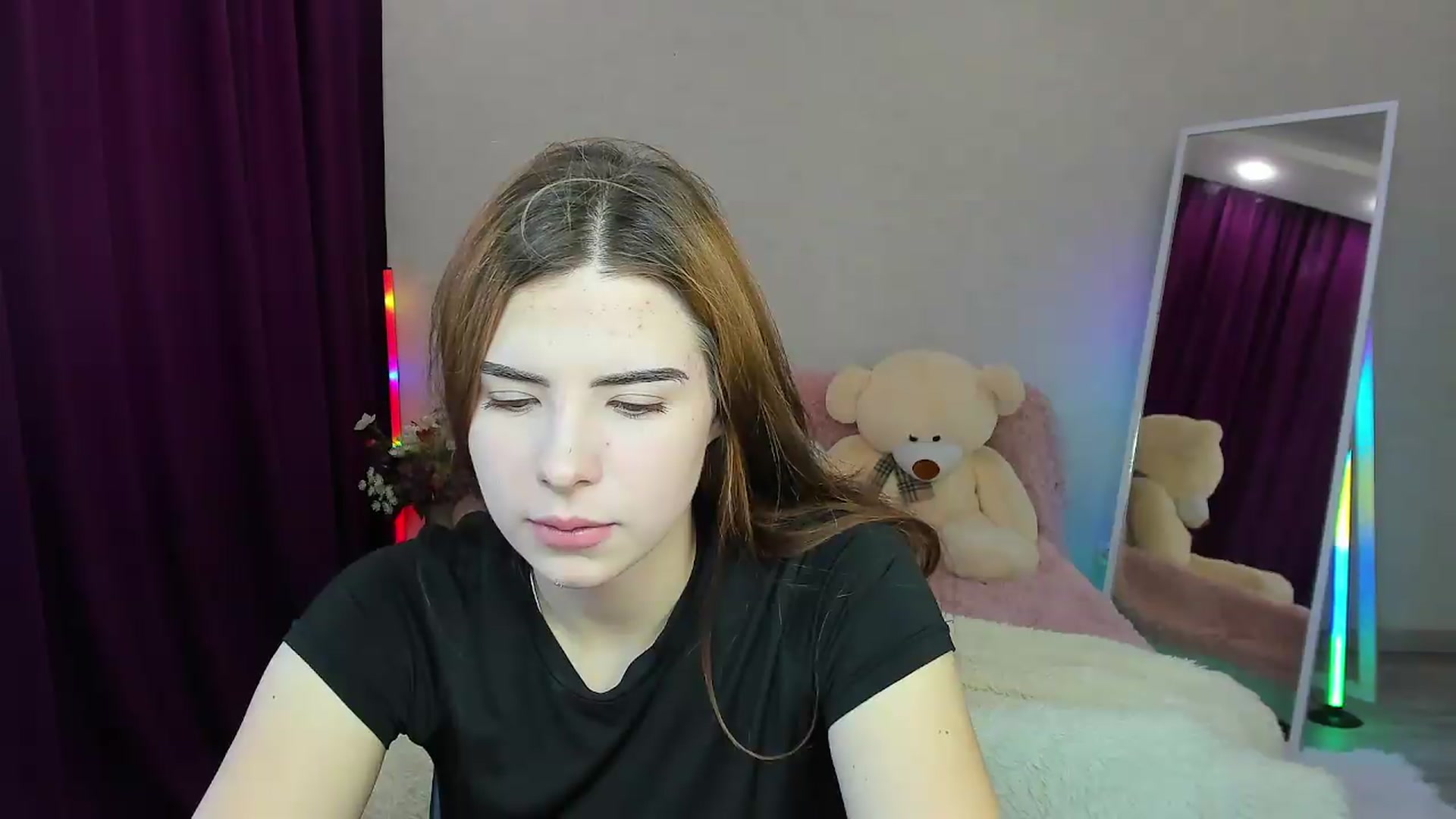 Gallery image thumbnail from KiraVane's myfreecams stream on, 09/10/2026, 08:48 image 17 of 20