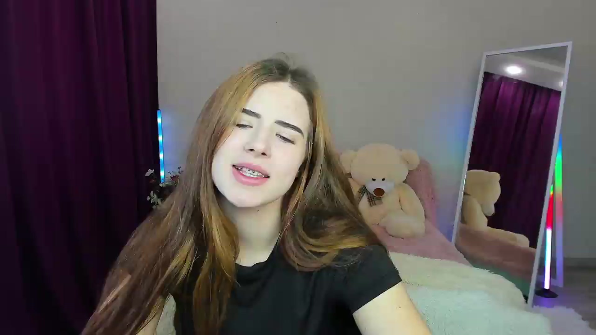 Gallery image thumbnail from KiraVane's myfreecams stream on, 09/10/2026, 08:48 image 12 of 20