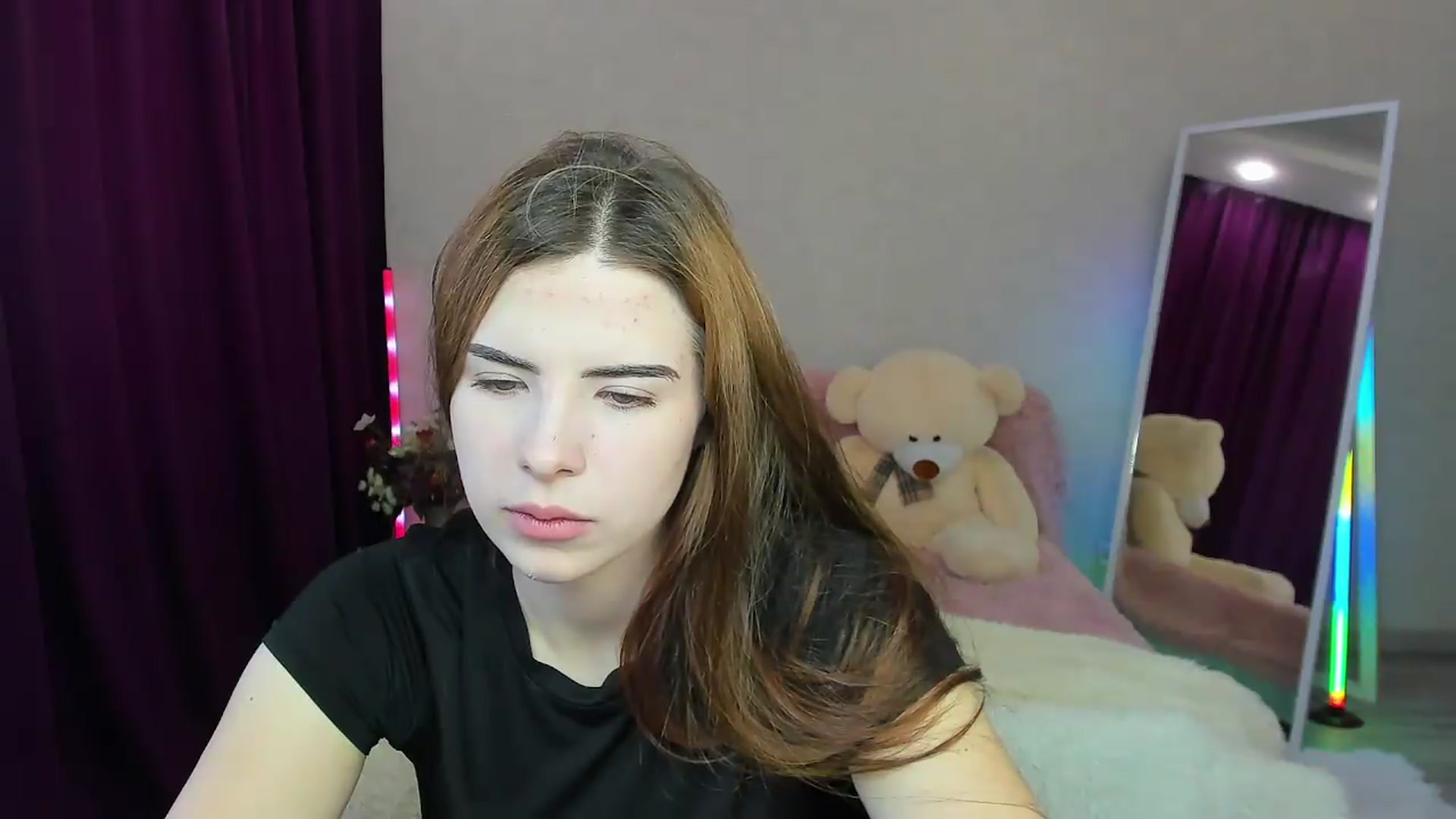 Gallery image thumbnail from KiraVane's myfreecams stream on, 09/10/2026, 08:48 image 16 of 20