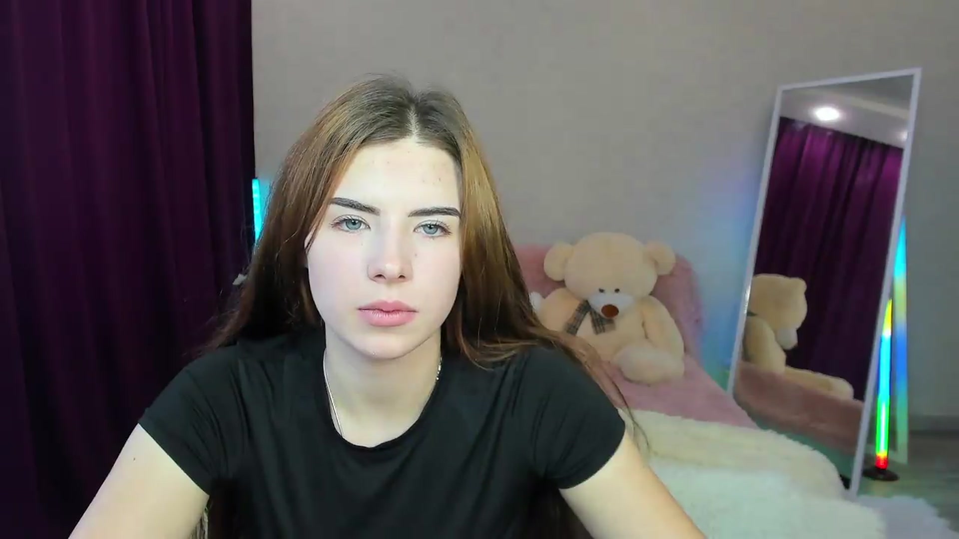Gallery image thumbnail from KiraVane's myfreecams stream on, 09/10/2026, 10:14 image 14 of 20