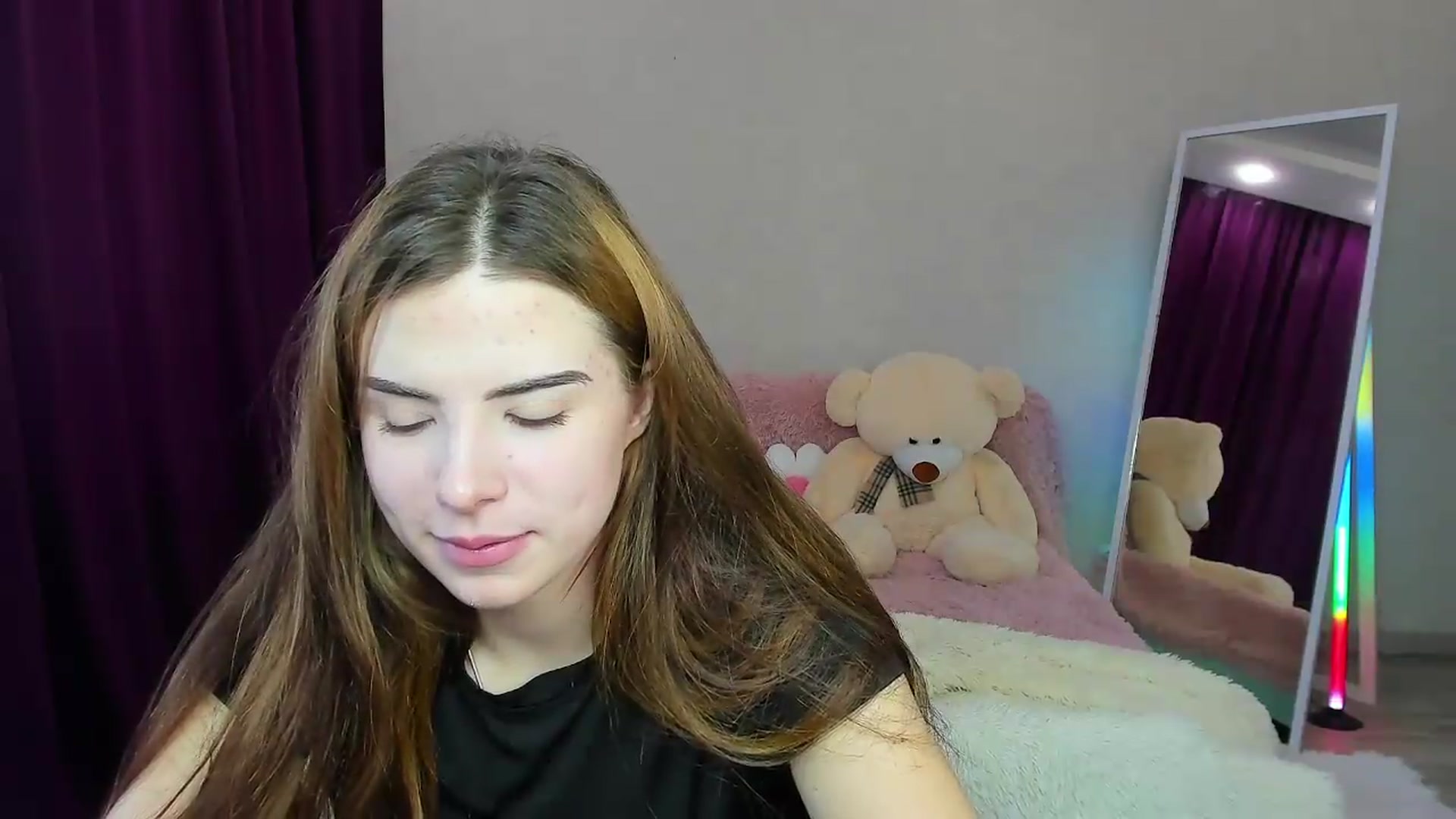 Gallery image thumbnail from KiraVane's myfreecams stream on, 09/10/2026, 10:14 image 13 of 20