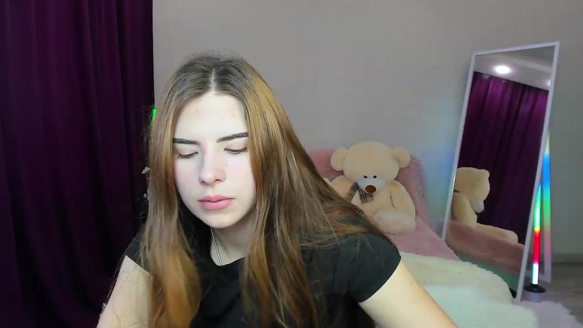 Gallery image thumbnail from KiraVane's myfreecams stream on, 09/10/2026, 10:14 image 5 of 20