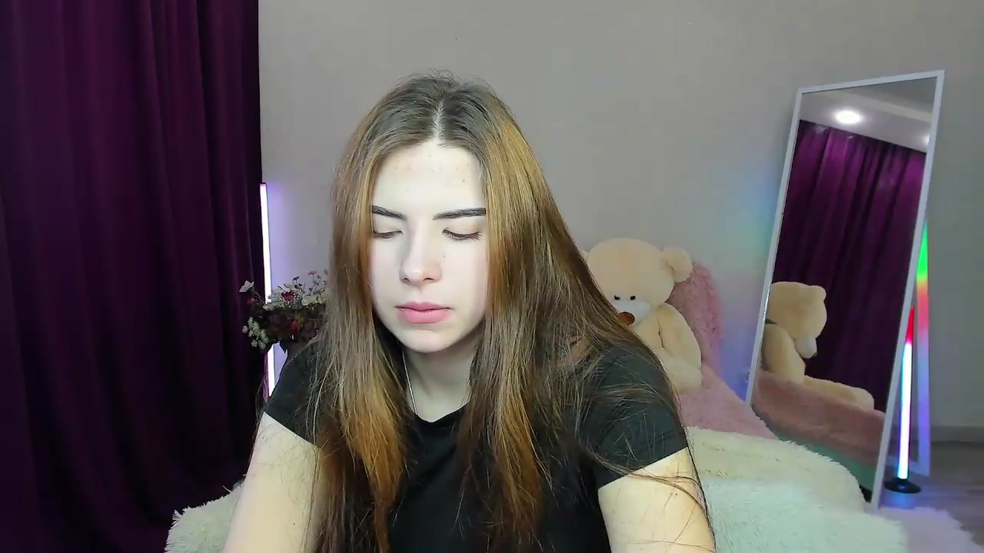 Gallery image thumbnail from KiraVane's myfreecams stream on, 09/10/2026, 10:14 image 3 of 20