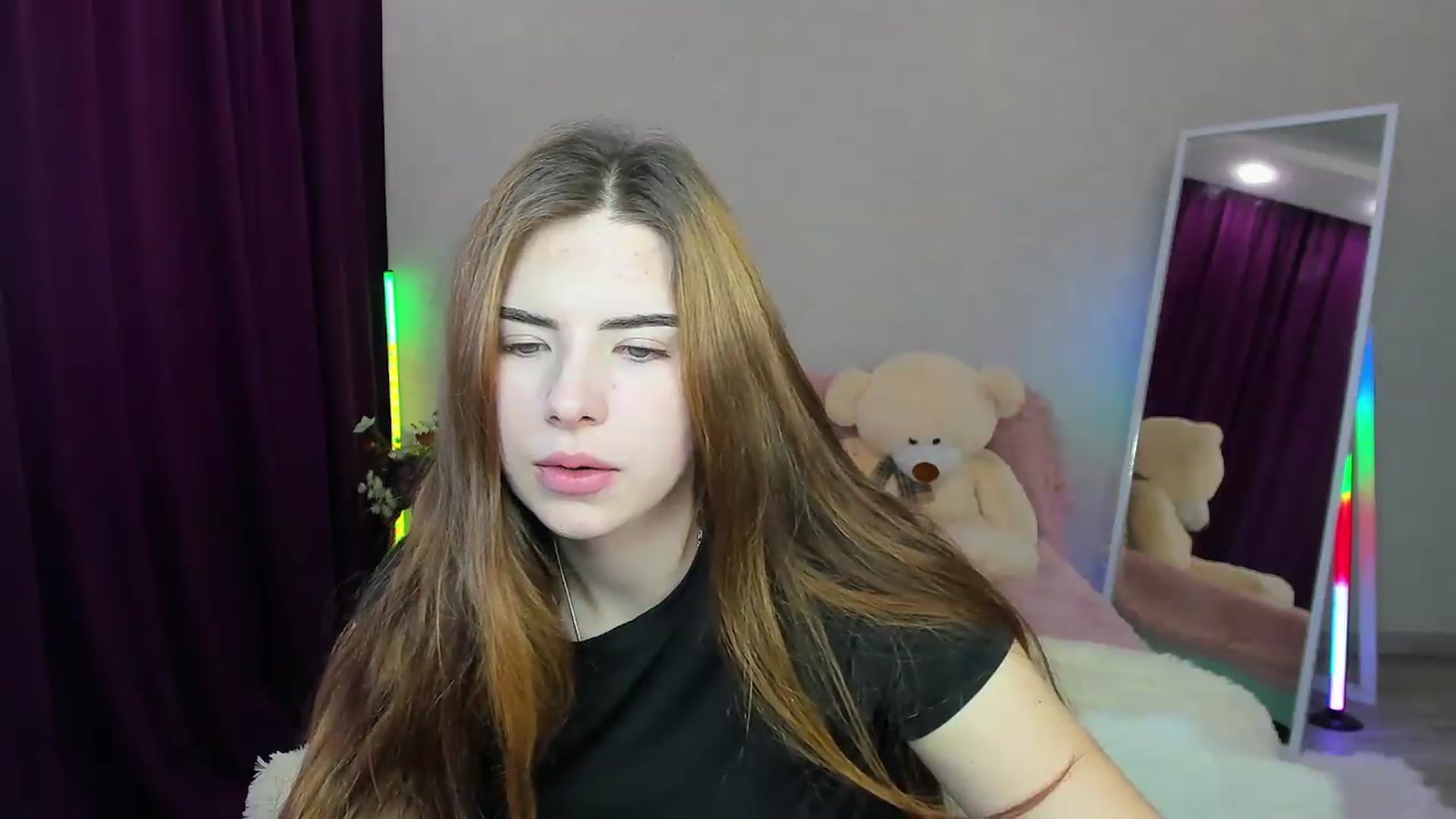 Gallery image thumbnail from KiraVane's myfreecams stream on, 09/10/2026, 10:14 image 4 of 20
