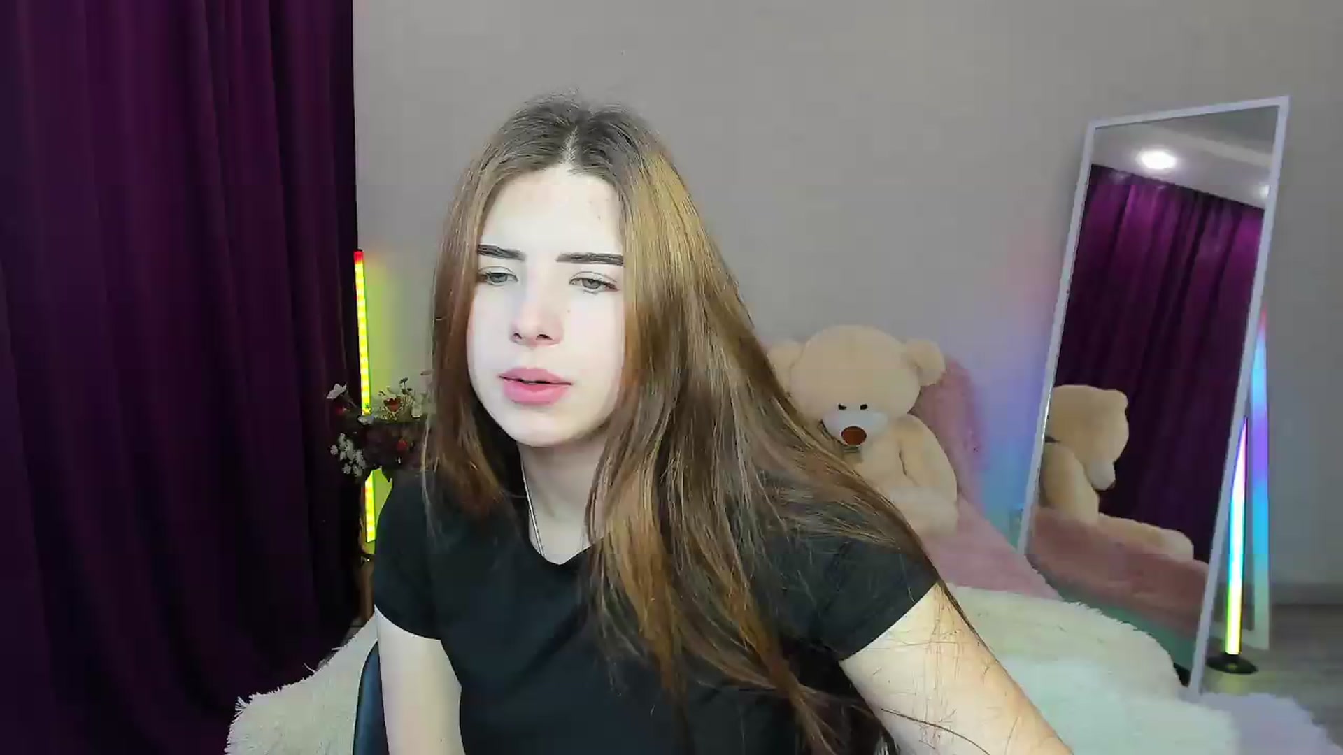 Gallery image thumbnail from KiraVane's myfreecams stream on, 09/10/2026, 10:14 image 1 of 20
