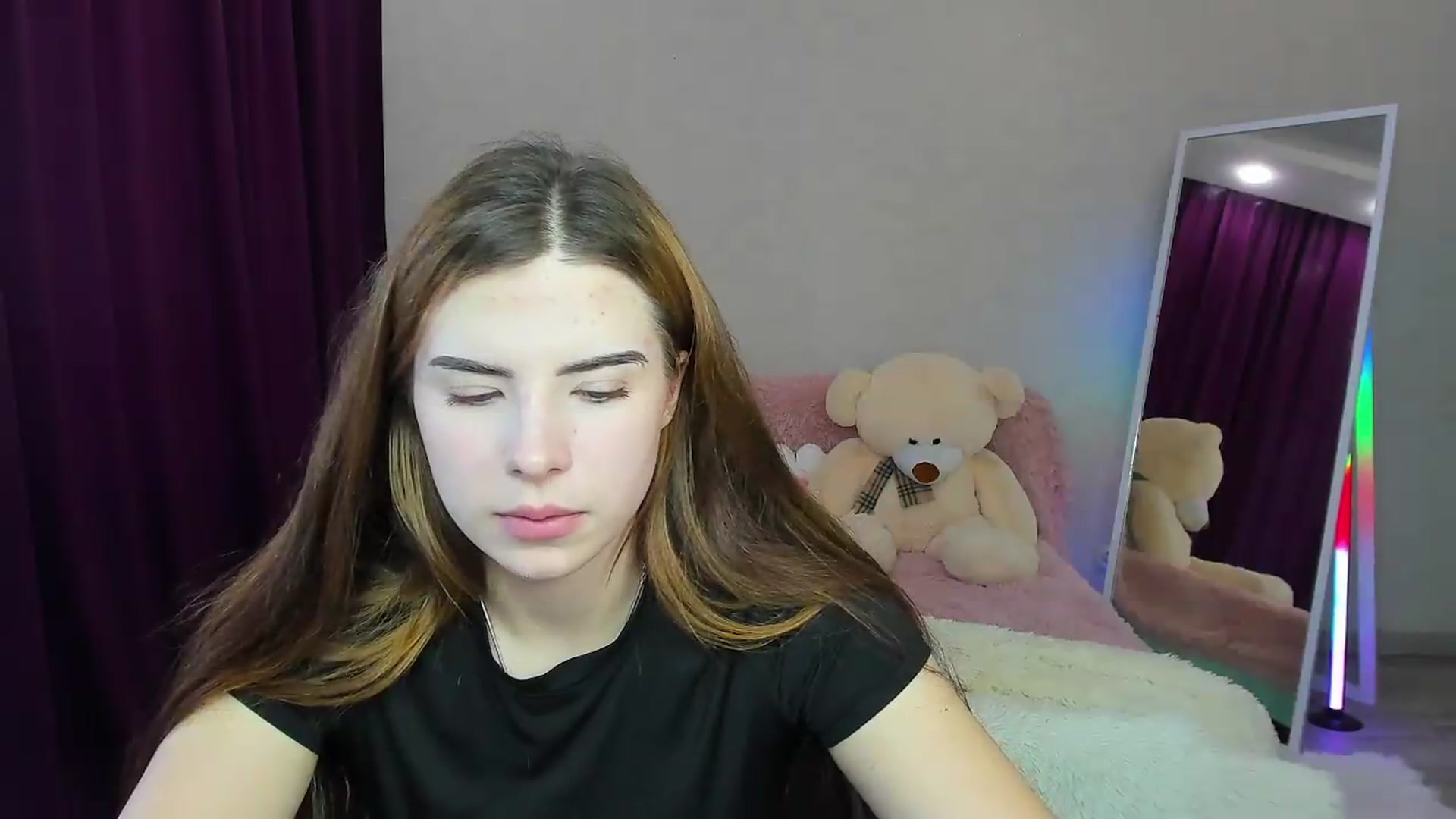 Gallery image thumbnail from KiraVane's myfreecams stream on, 09/10/2026, 10:14 image 11 of 20