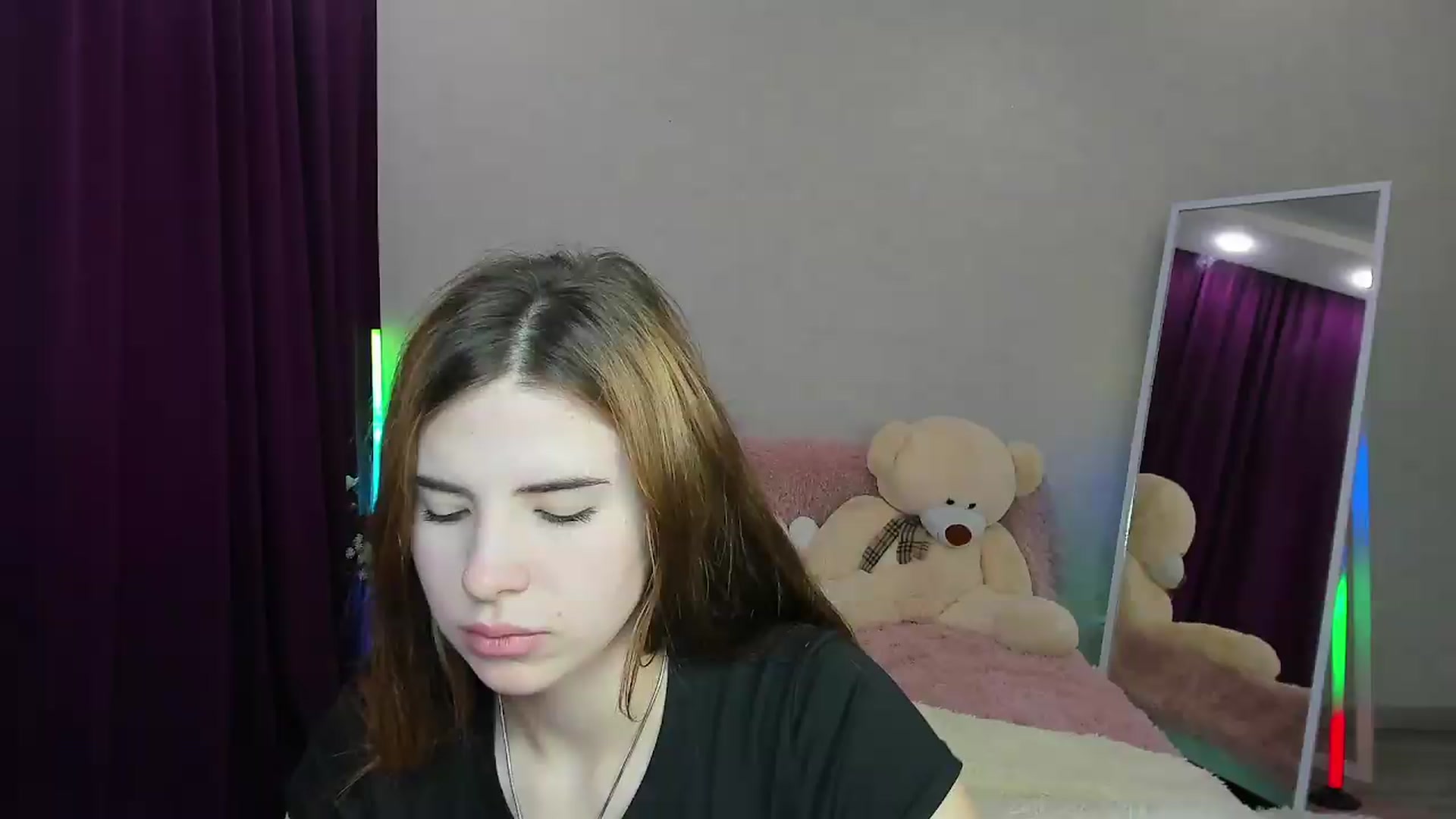 Gallery image thumbnail from KiraVane's myfreecams stream on, 09/14/2026, 10:33 image 16 of 20