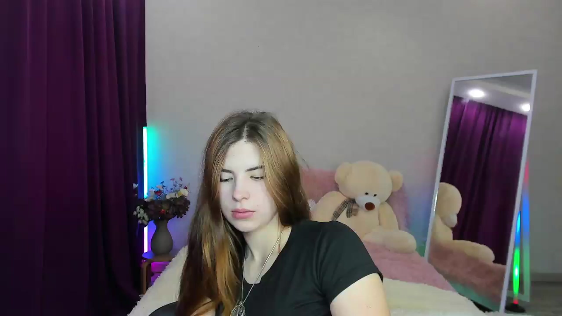 Gallery image thumbnail from KiraVane's myfreecams stream on, 09/14/2026, 10:33 image 3 of 20