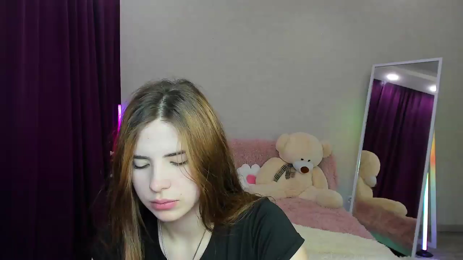 Gallery image thumbnail from KiraVane's myfreecams stream on, 09/14/2026, 10:33 image 12 of 20