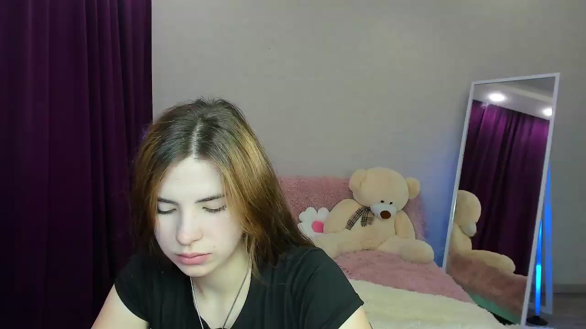 Gallery image thumbnail from KiraVane's myfreecams stream on, 09/14/2026, 10:33 image 20 of 20