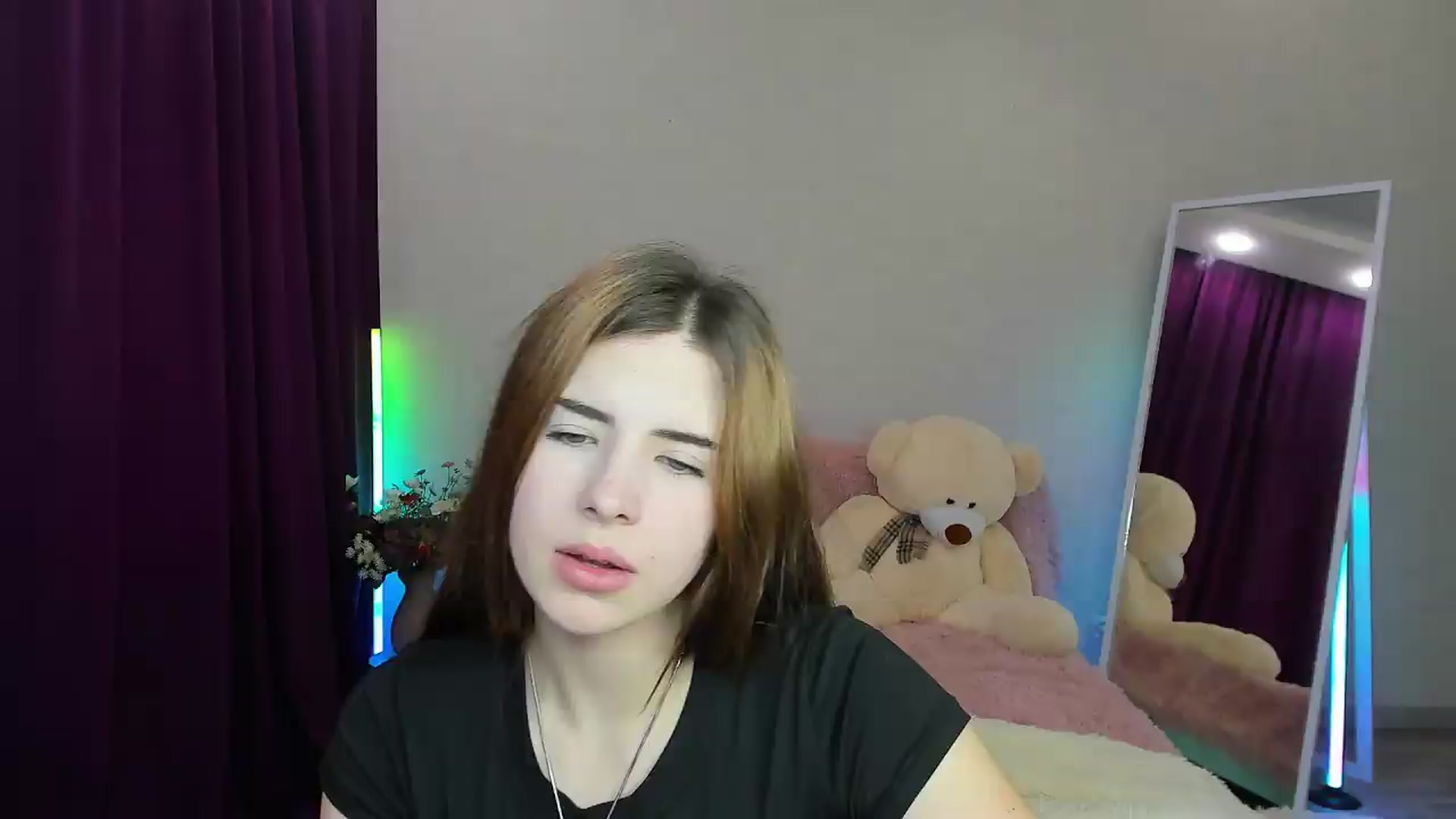 Gallery image thumbnail from KiraVane's myfreecams stream on, 09/14/2026, 10:33 image 11 of 20