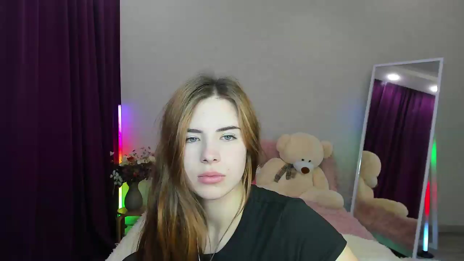 Gallery image thumbnail from KiraVane's myfreecams stream on, 09/14/2026, 10:33 image 2 of 20