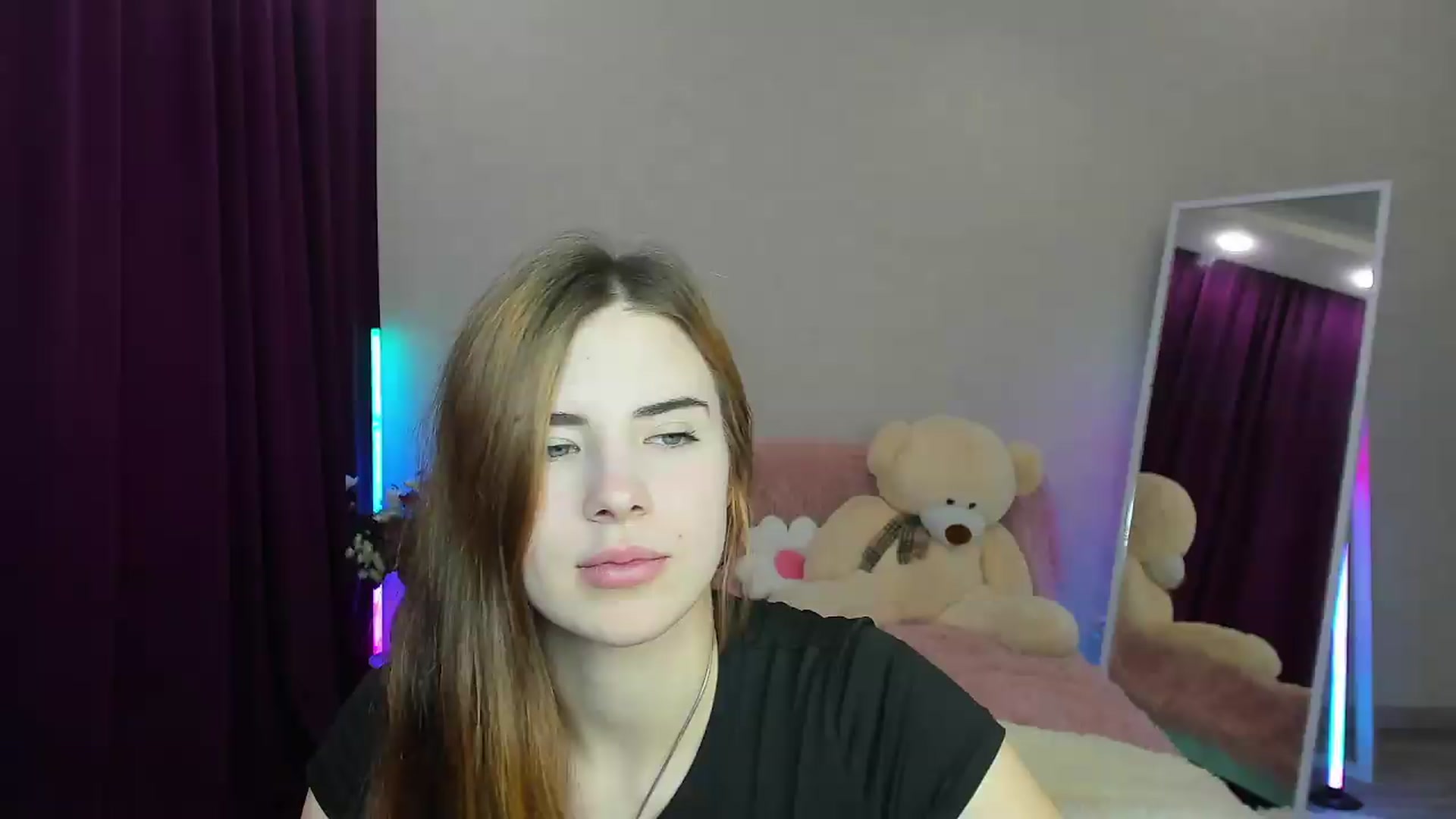 Gallery image thumbnail from KiraVane's myfreecams stream on, 09/14/2026, 10:33 image 13 of 20