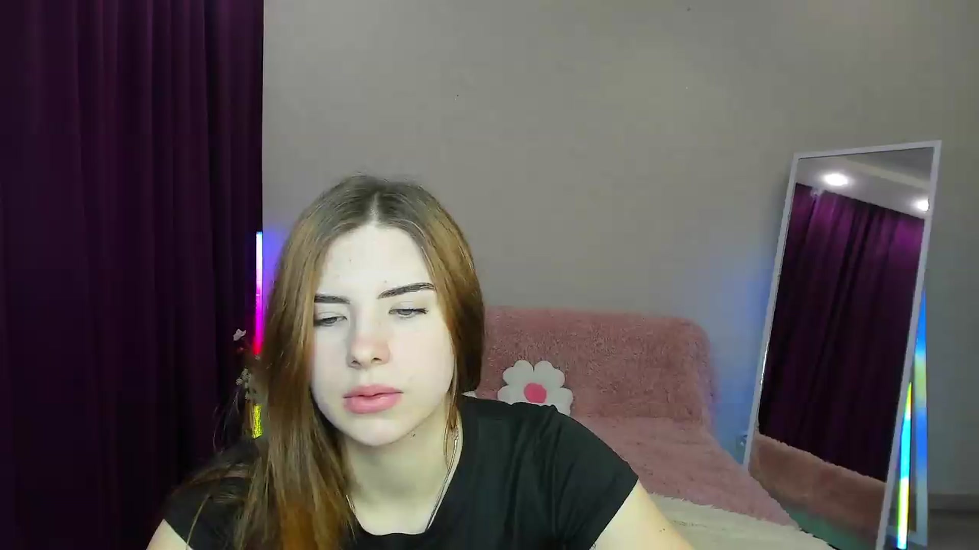 Gallery image thumbnail from KiraVane's myfreecams stream on, 09/15/2026, 07:23 image 18 of 20