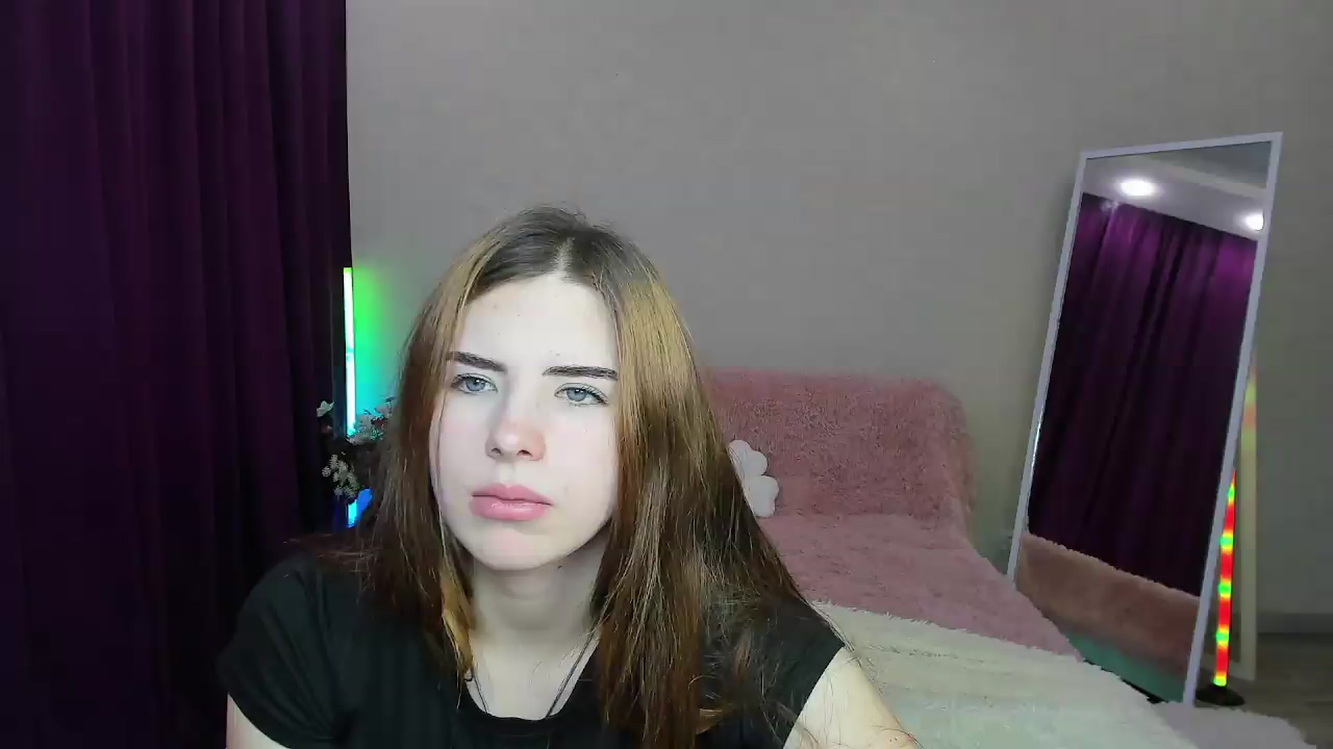 Gallery image thumbnail from KiraVane's myfreecams stream on, 09/15/2026, 08:57 image 1 of 20
