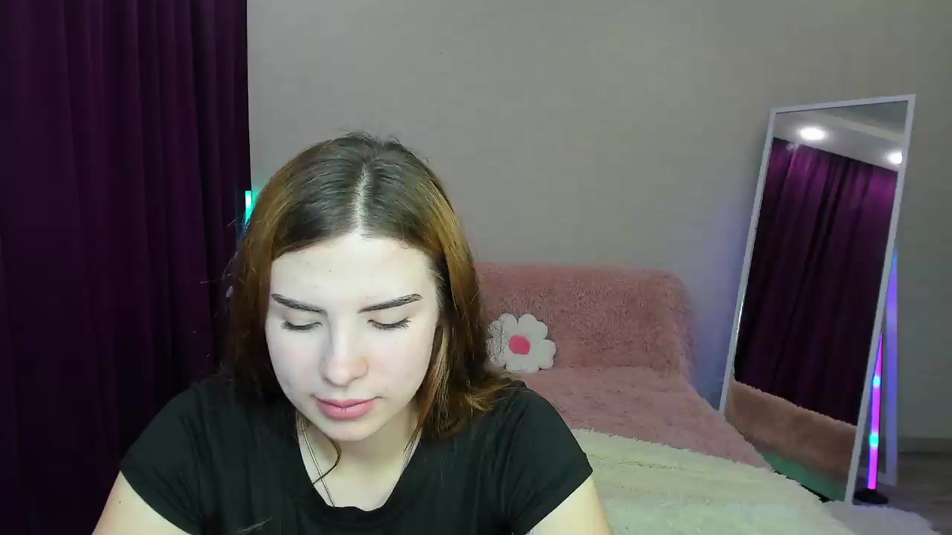 Gallery image thumbnail from KiraVane's myfreecams stream on, 09/15/2026, 08:57 image 16 of 20
