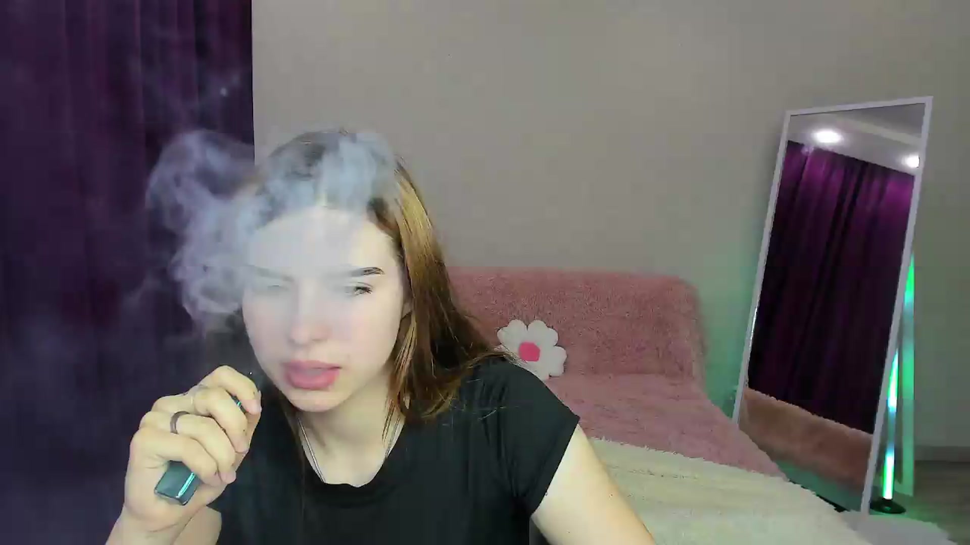 Gallery image thumbnail from KiraVane's myfreecams stream on, 09/15/2026, 08:57 image 19 of 20