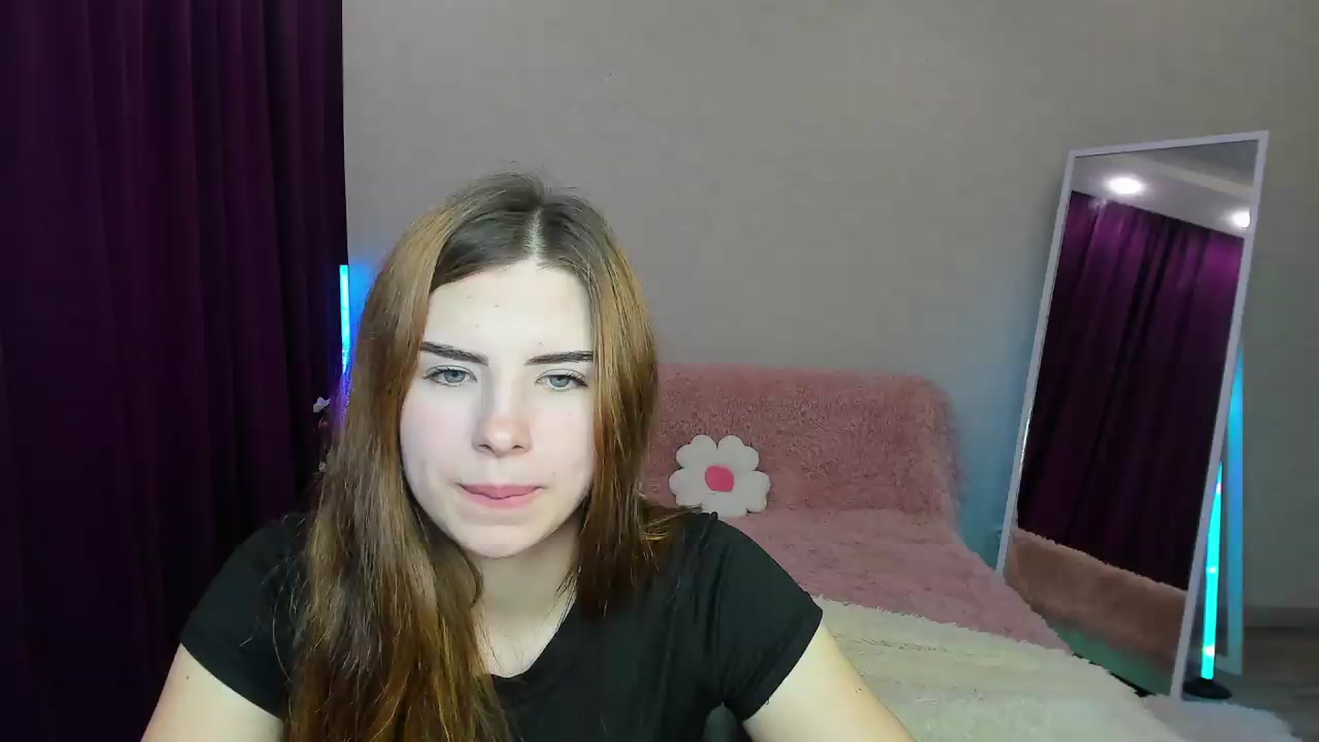 Gallery image thumbnail from KiraVane's myfreecams stream on, 09/15/2026, 08:57 image 15 of 20