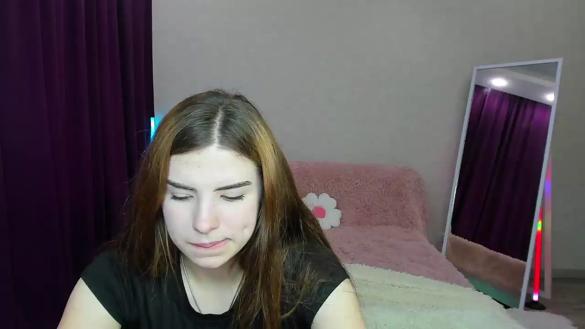 Gallery image thumbnail from KiraVane's myfreecams stream on, 09/15/2026, 08:57 image 10 of 20