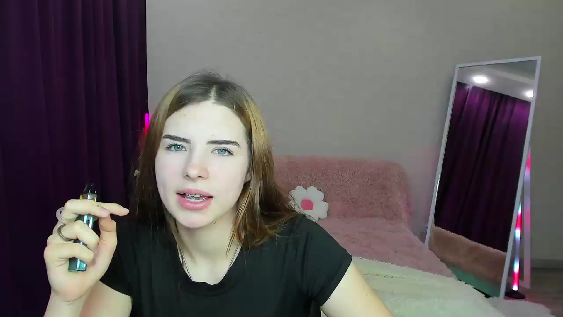 Gallery image thumbnail from KiraVane's myfreecams stream on, 09/15/2026, 08:57 image 18 of 20