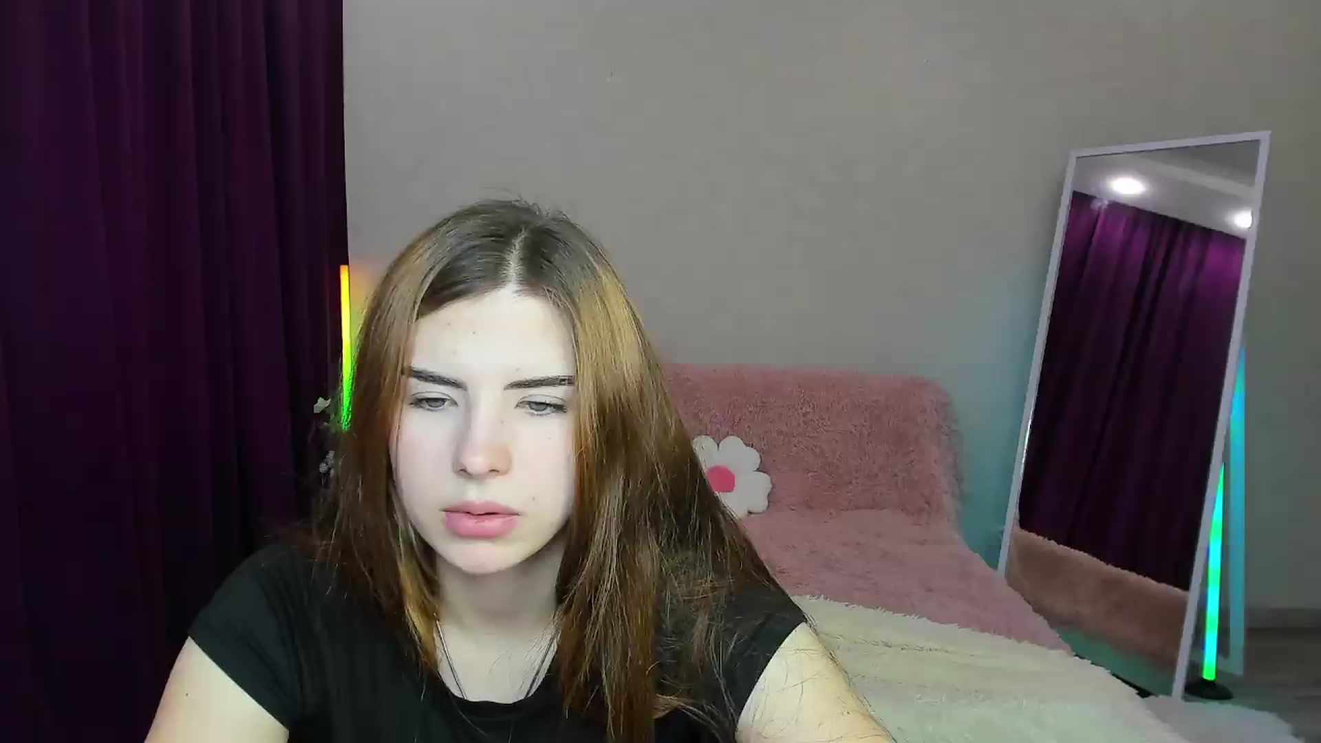 Gallery image thumbnail from KiraVane's myfreecams stream on, 09/15/2026, 08:57 image 2 of 20