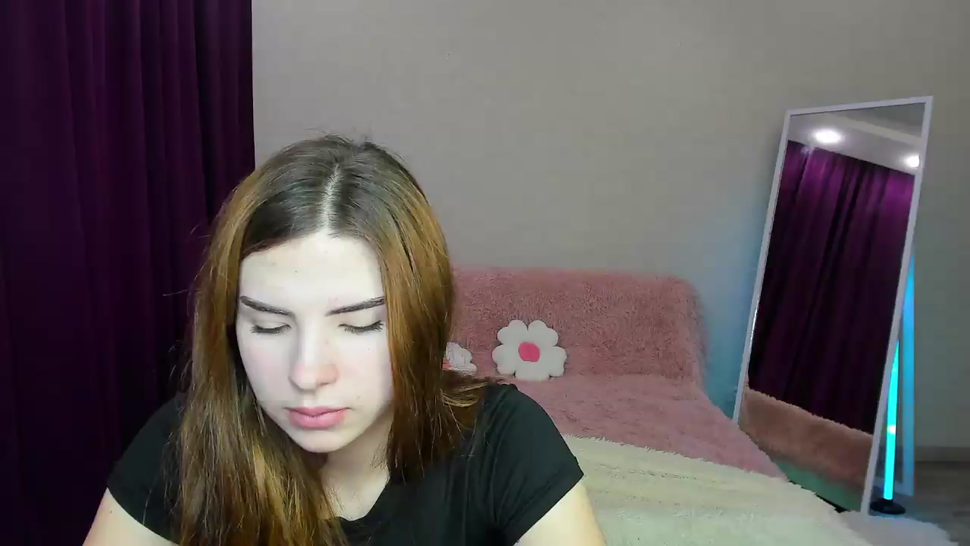 Gallery image thumbnail from KiraVane's myfreecams stream on, 09/15/2026, 08:57 image 14 of 20