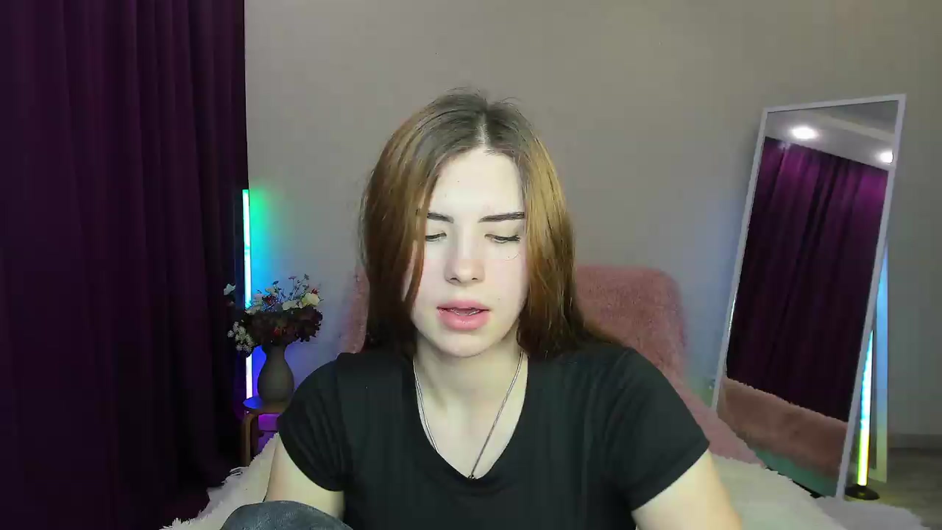 Gallery image thumbnail from KiraVane's myfreecams stream on, 09/15/2026, 09:38 image 16 of 20