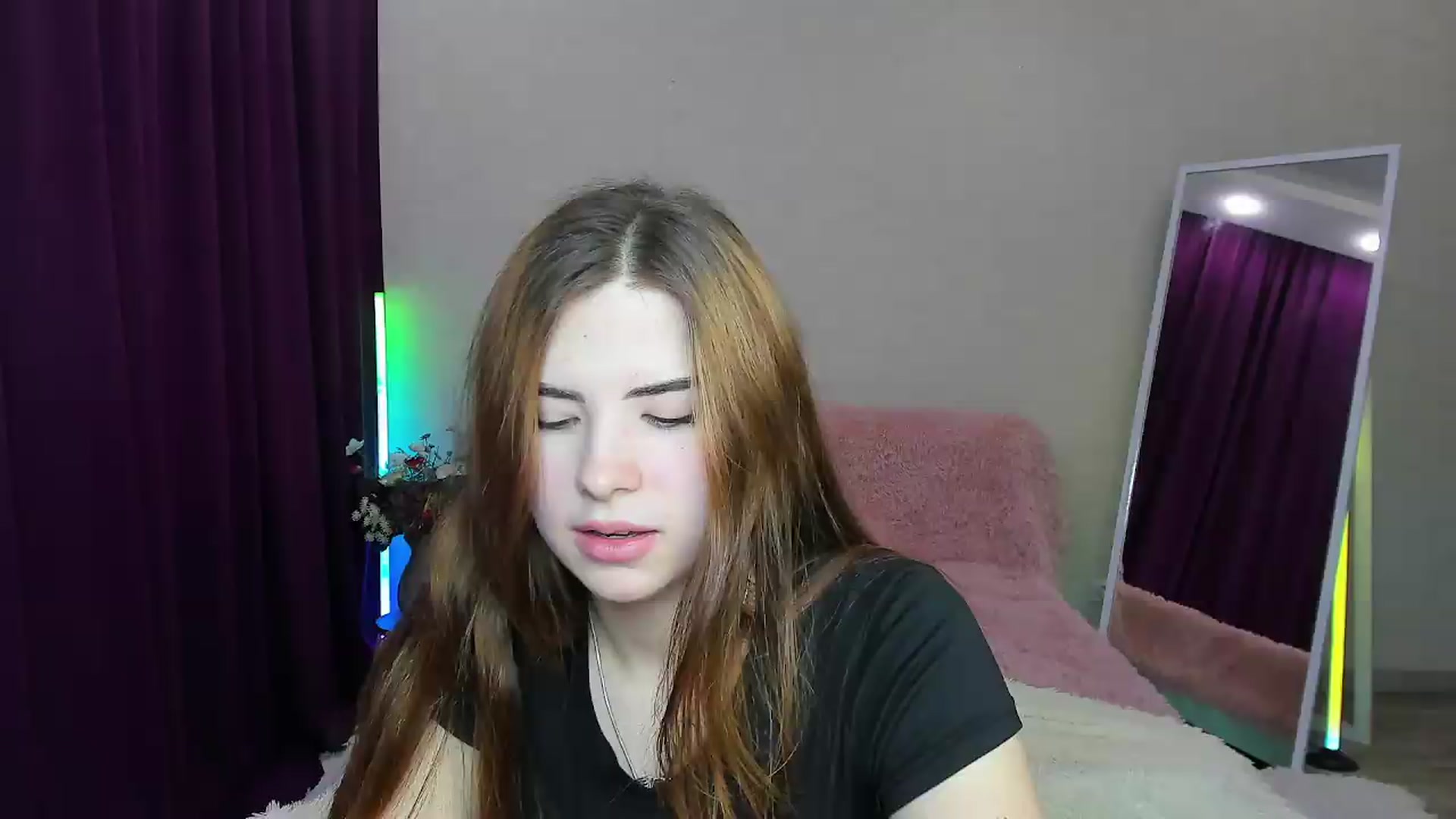 Gallery image thumbnail from KiraVane's myfreecams stream on, 09/15/2026, 09:38 image 11 of 20
