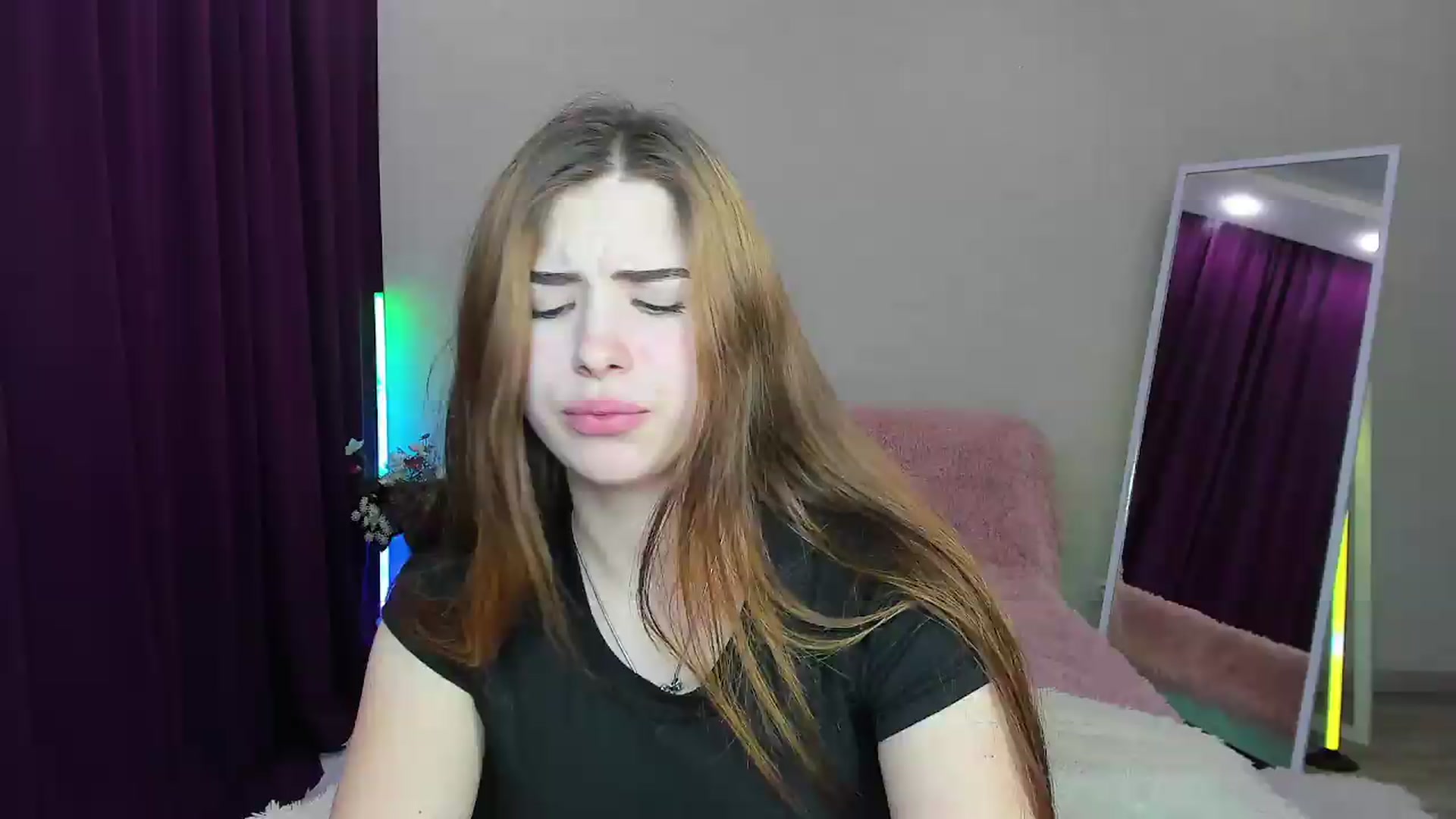 Gallery image thumbnail from KiraVane's myfreecams stream on, 09/15/2026, 09:38 image 14 of 20