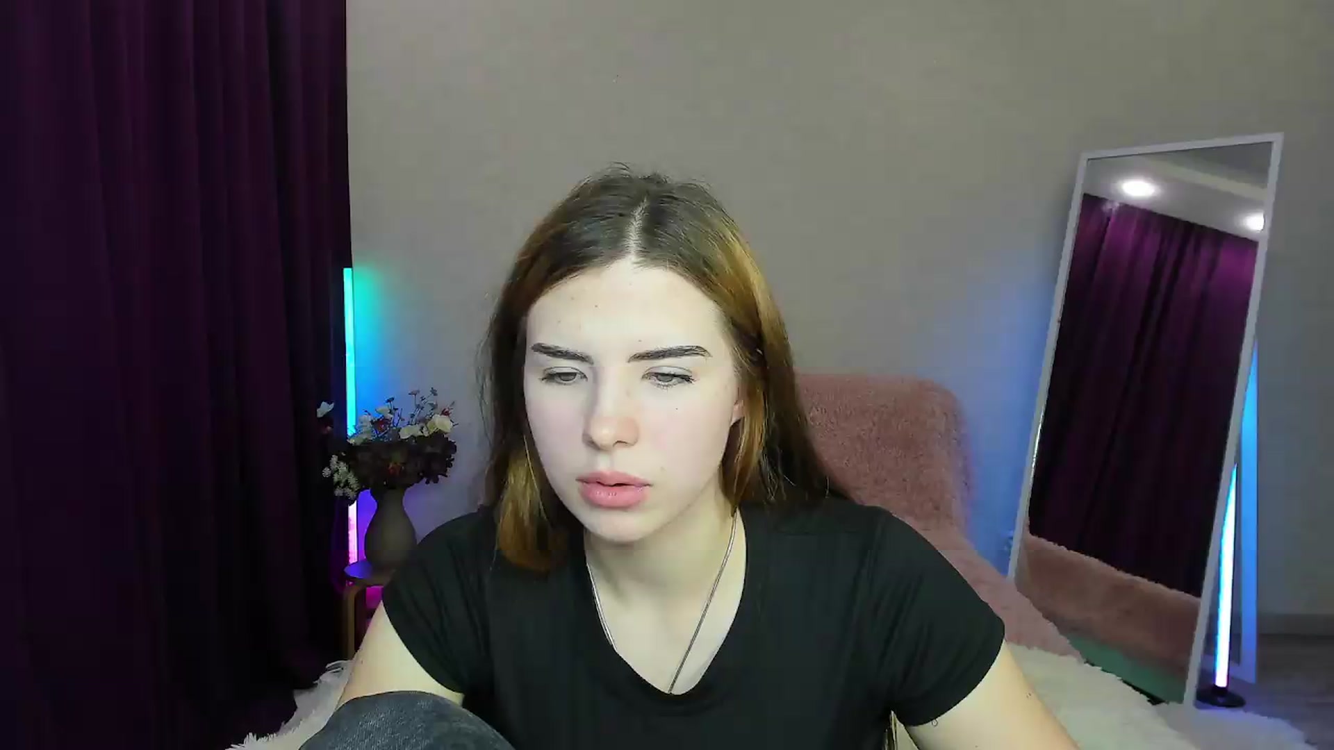 Gallery image thumbnail from KiraVane's myfreecams stream on, 09/15/2026, 09:38 image 19 of 20