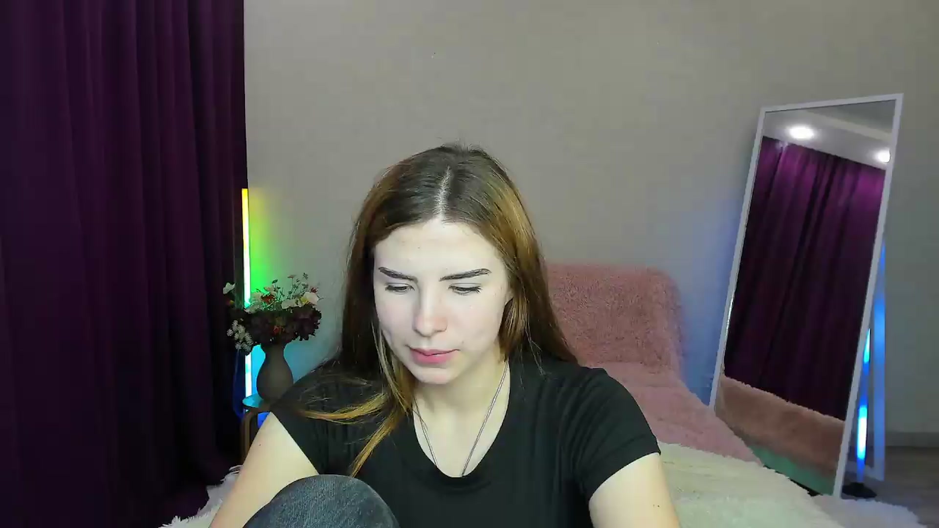 Gallery image thumbnail from KiraVane's myfreecams stream on, 09/15/2026, 09:38 image 3 of 20