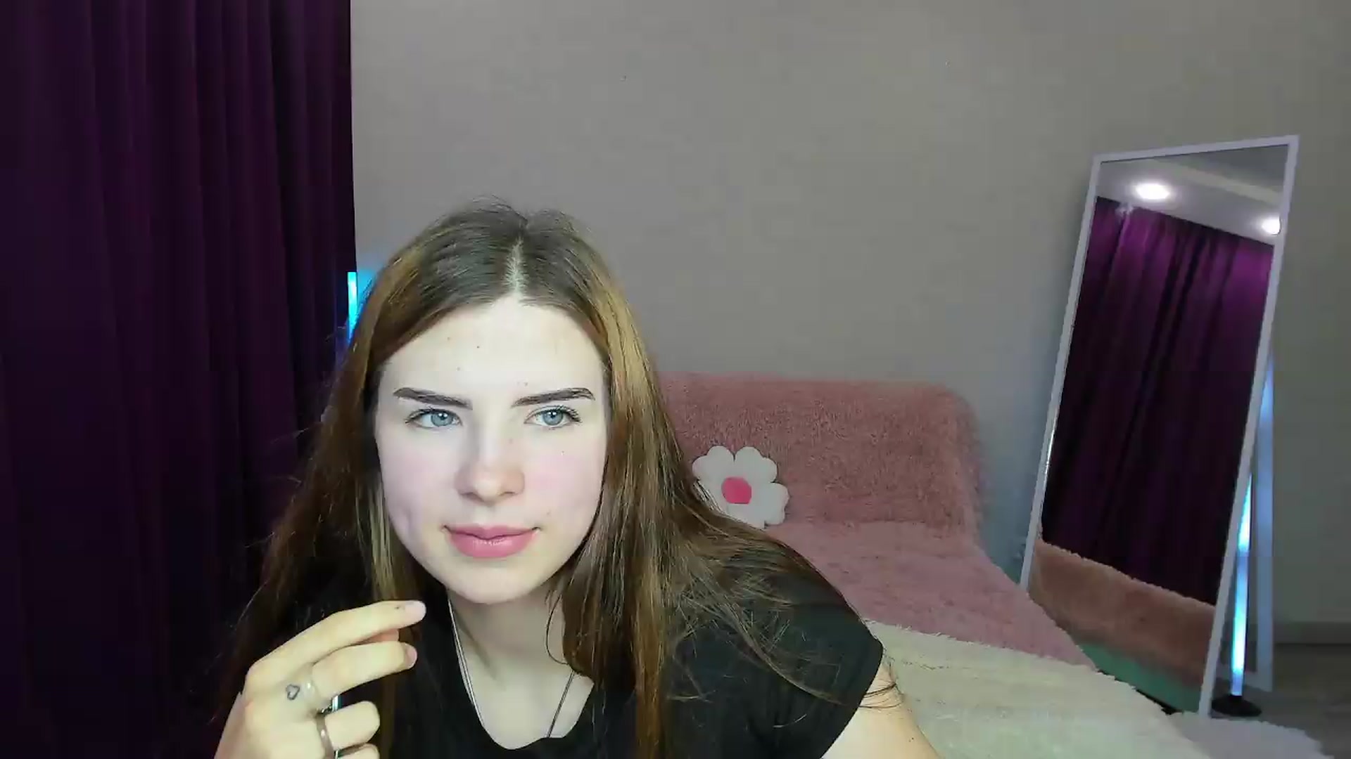 Gallery image thumbnail from KiraVane's myfreecams stream on, 09/15/2026, 10:52 image 9 of 20
