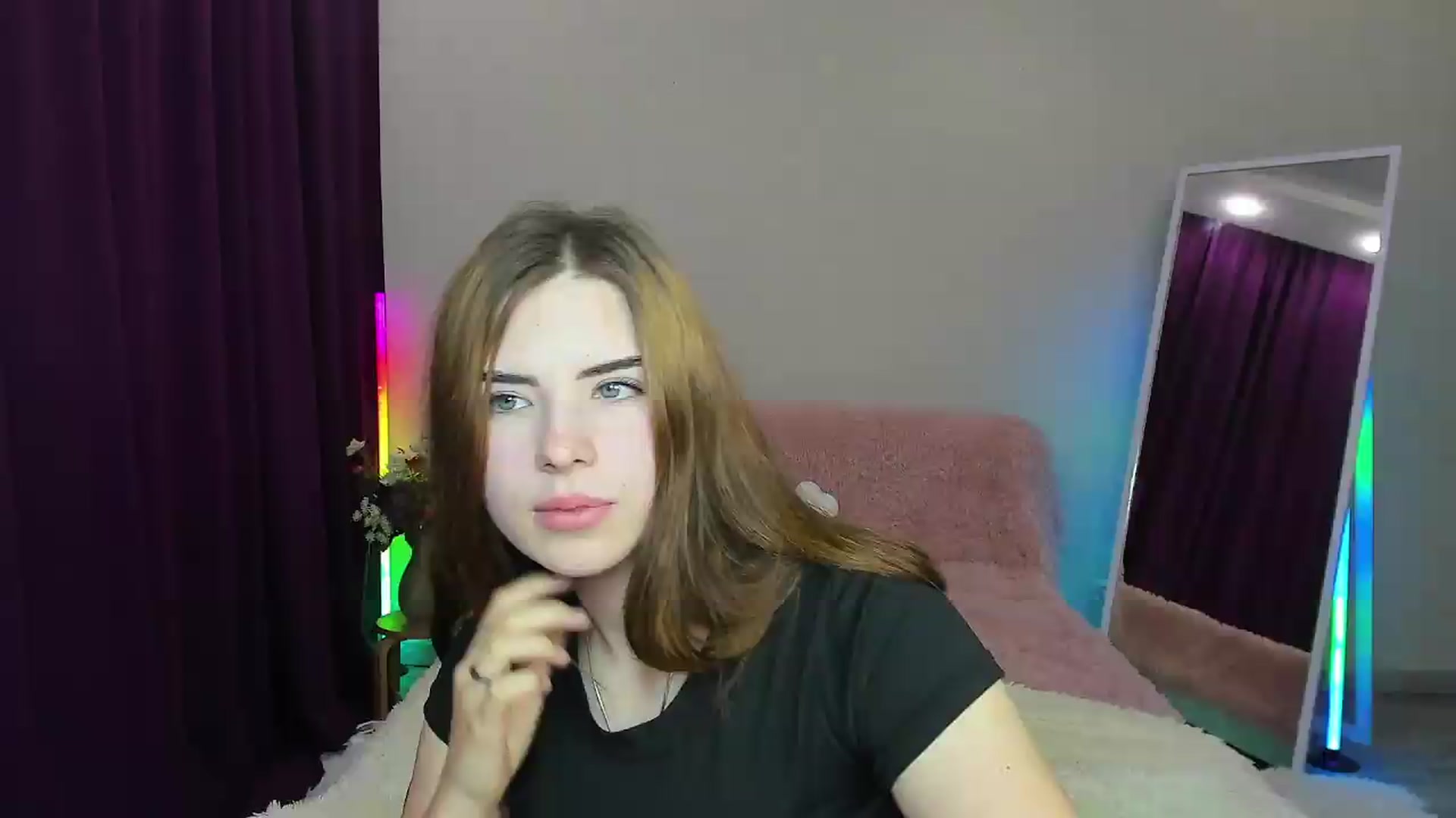 Gallery image thumbnail from KiraVane's myfreecams stream on, 09/15/2026, 10:52 image 16 of 20