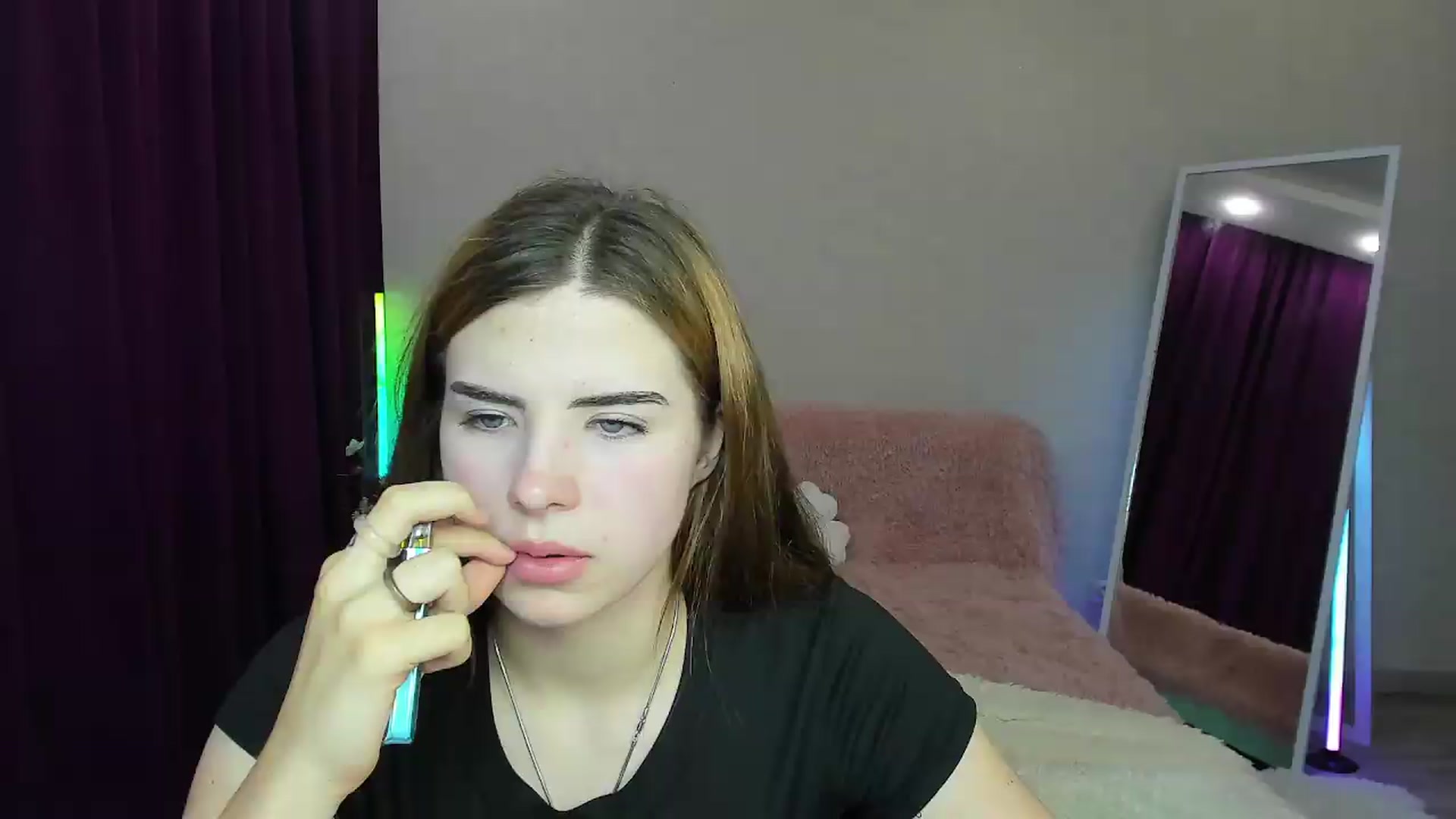 Gallery image thumbnail from KiraVane's myfreecams stream on, 09/15/2026, 11:20 image 16 of 20