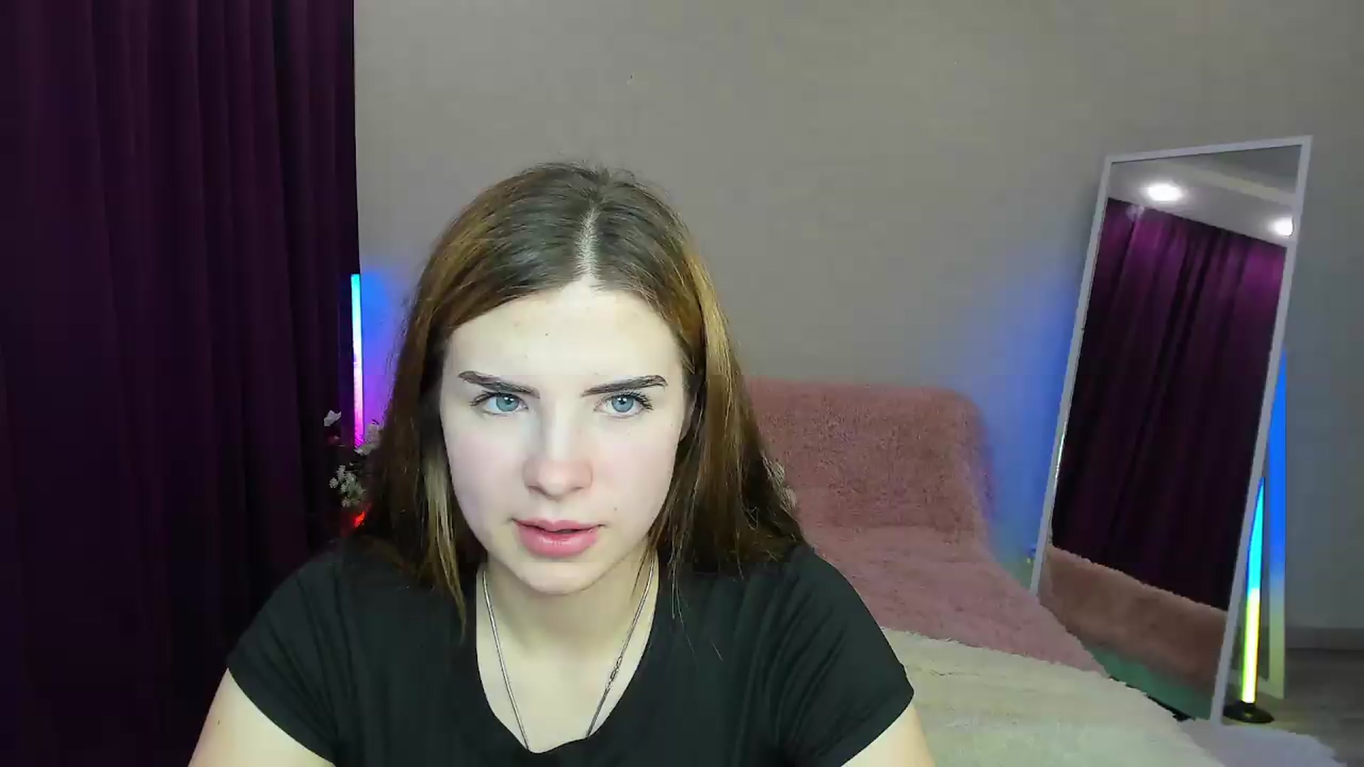 Gallery image thumbnail from KiraVane's myfreecams stream on, 09/15/2026, 11:20 image 15 of 20