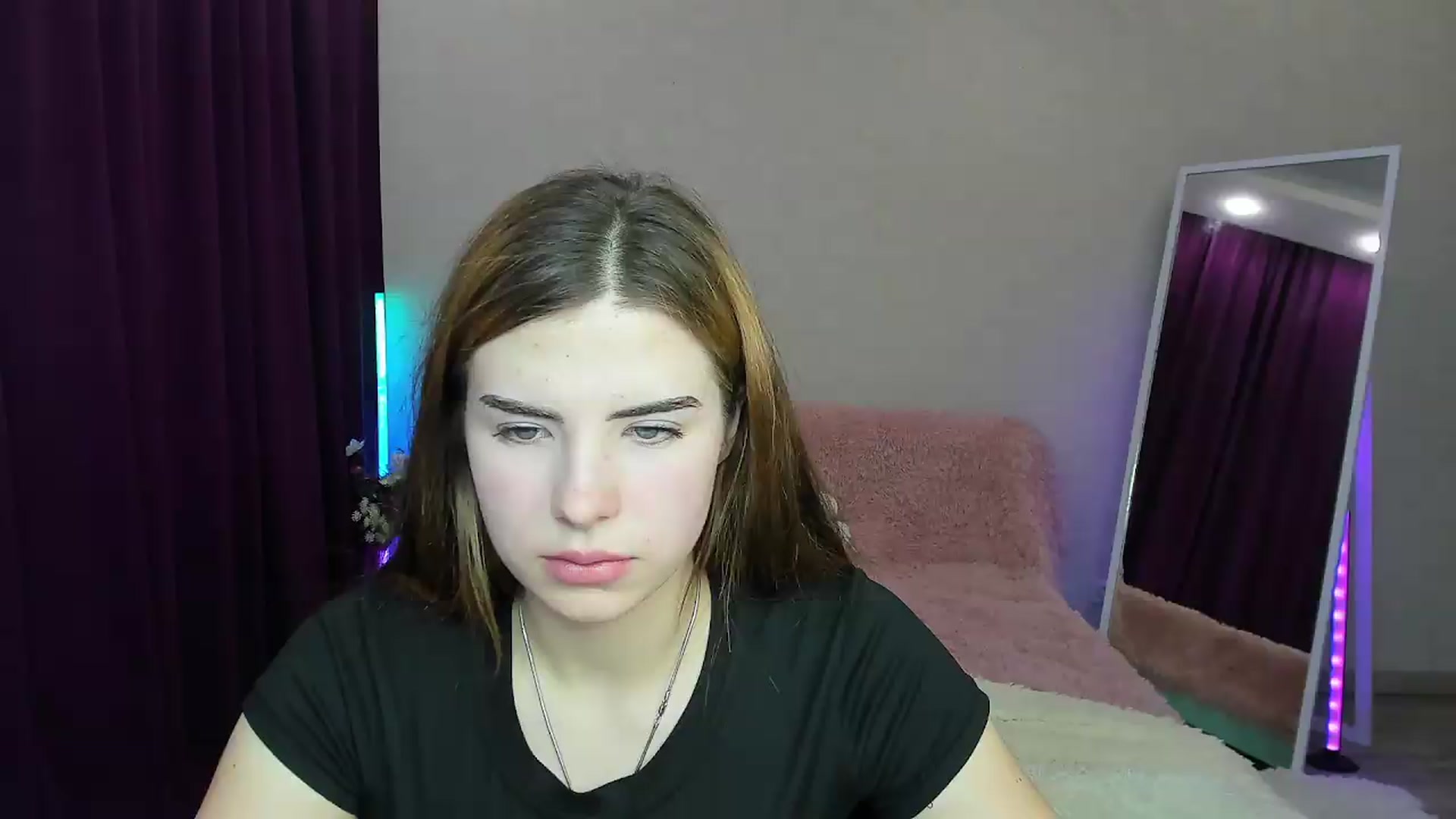 Gallery image thumbnail from KiraVane's myfreecams stream on, 09/15/2026, 11:20 image 11 of 20