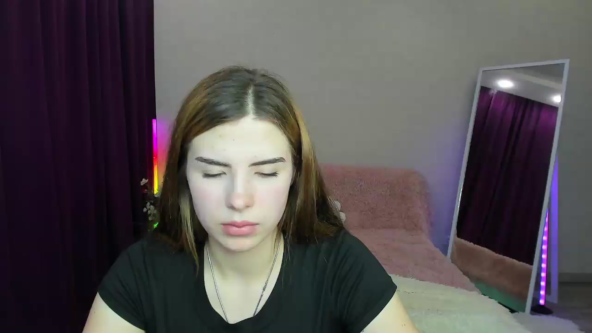 Gallery image thumbnail from KiraVane's myfreecams stream on, 09/15/2026, 11:20 image 10 of 20