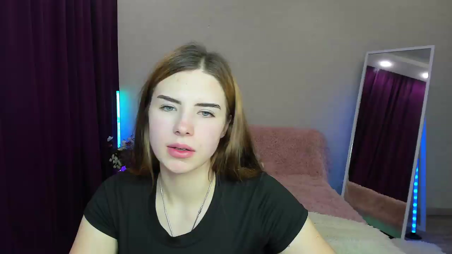 Gallery image thumbnail from KiraVane's myfreecams stream on, 09/15/2026, 11:20 image 2 of 20