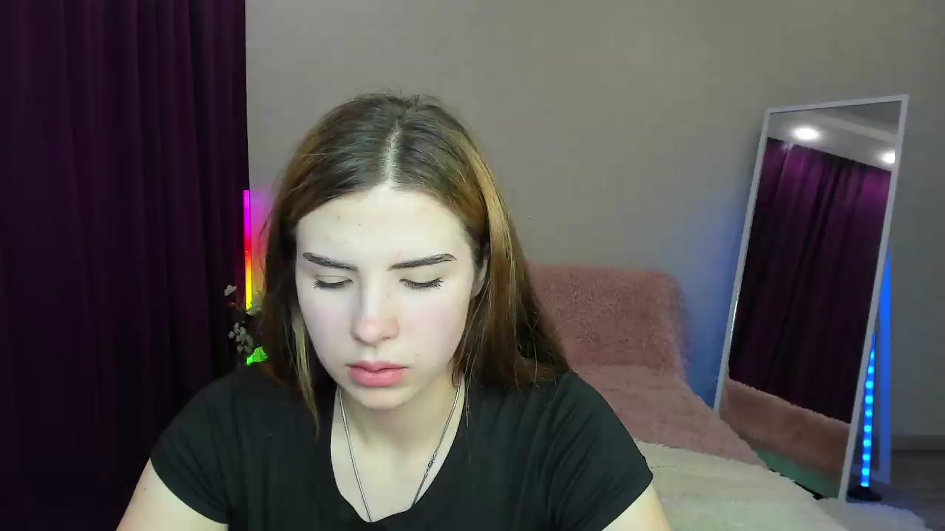 Gallery image thumbnail from KiraVane's myfreecams stream on, 09/15/2026, 11:20 image 1 of 20