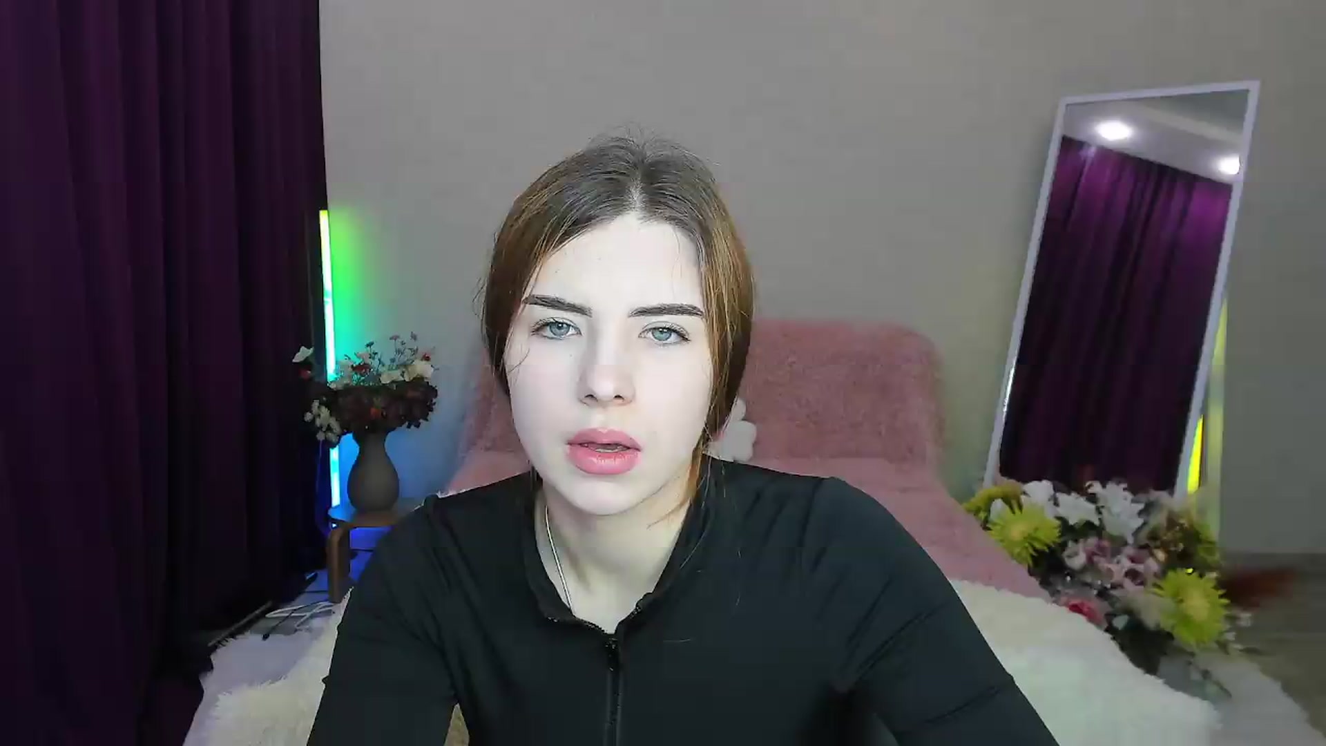 Gallery image thumbnail from KiraVane's myfreecams stream on, 09/16/2026, 07:00 image 11 of 20