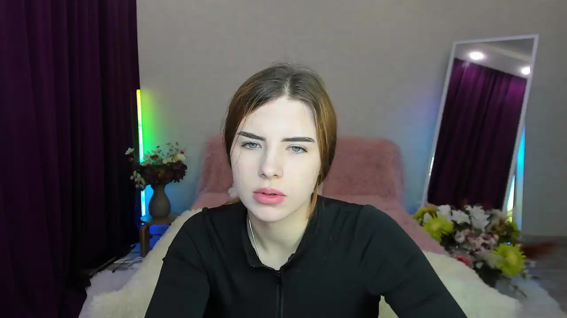Gallery image thumbnail from KiraVane's myfreecams stream on, 09/16/2026, 07:00 image 7 of 20
