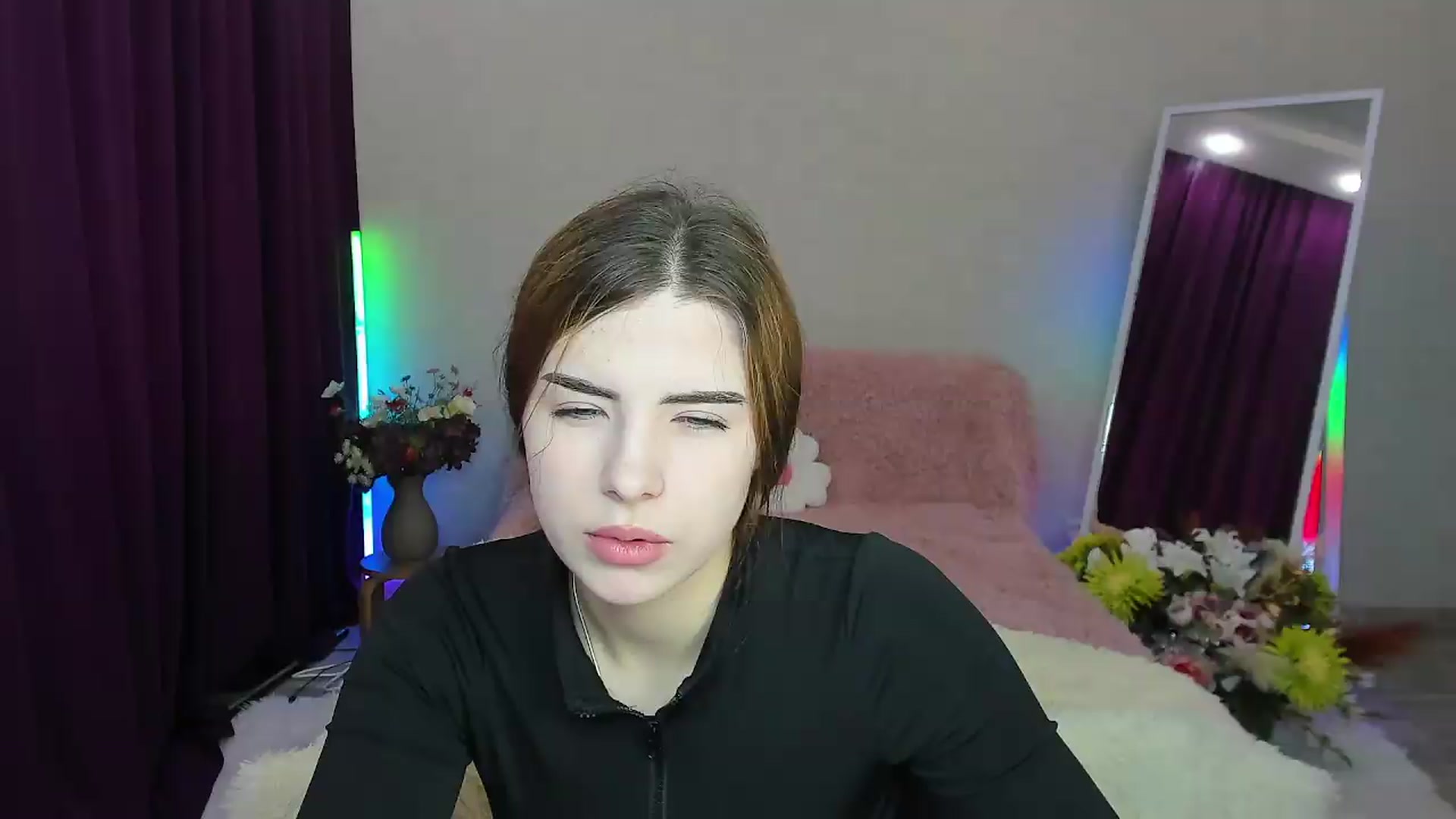 Gallery image thumbnail from KiraVane's myfreecams stream on, 09/16/2026, 07:00 image 15 of 20