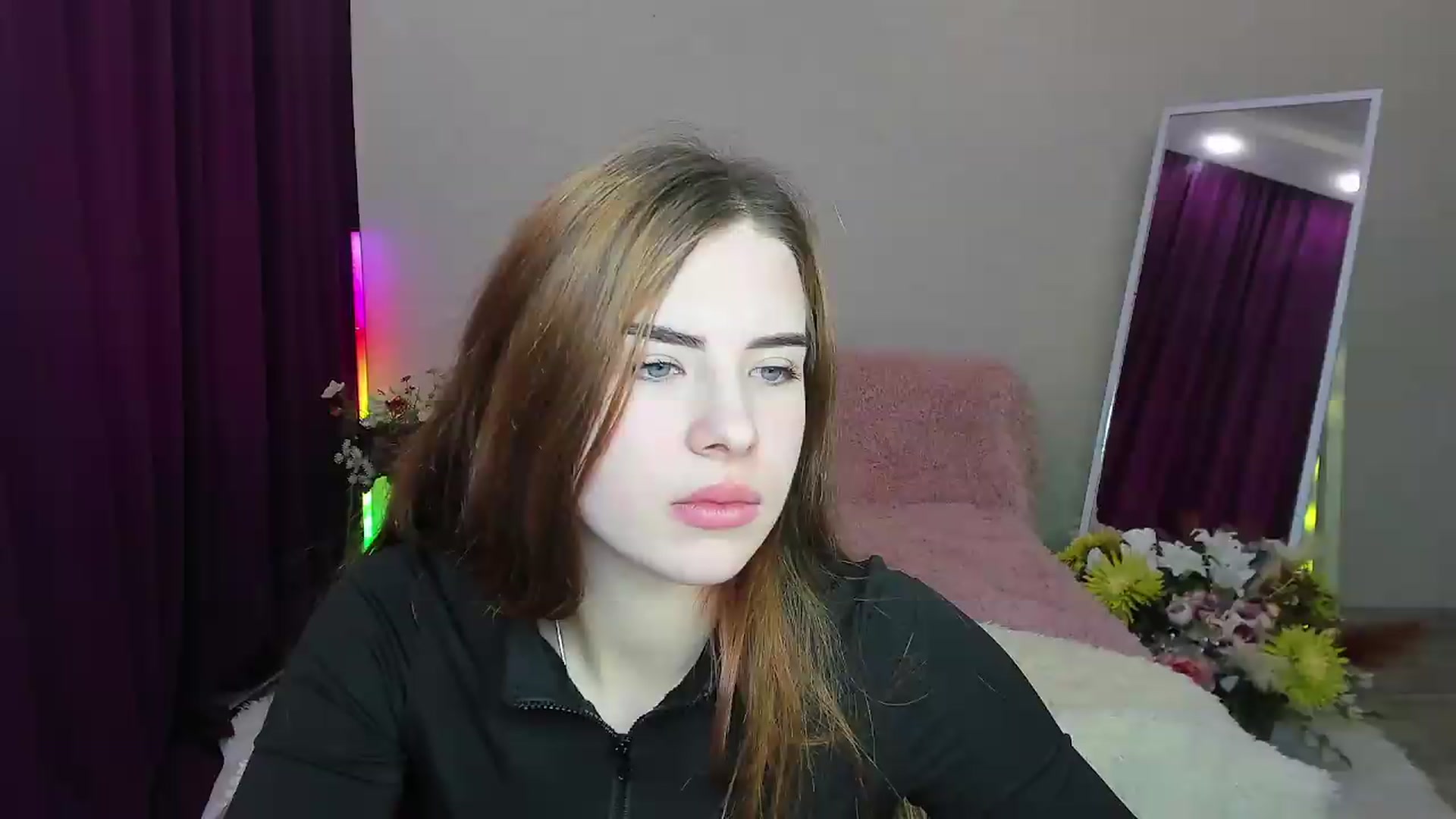 Gallery image thumbnail from KiraVane's myfreecams stream on, 09/16/2026, 07:47 image 16 of 20