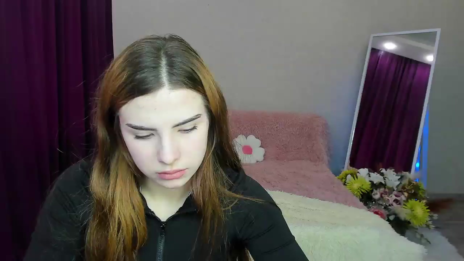 Gallery image thumbnail from KiraVane's myfreecams stream on, 09/16/2026, 07:47 image 14 of 20