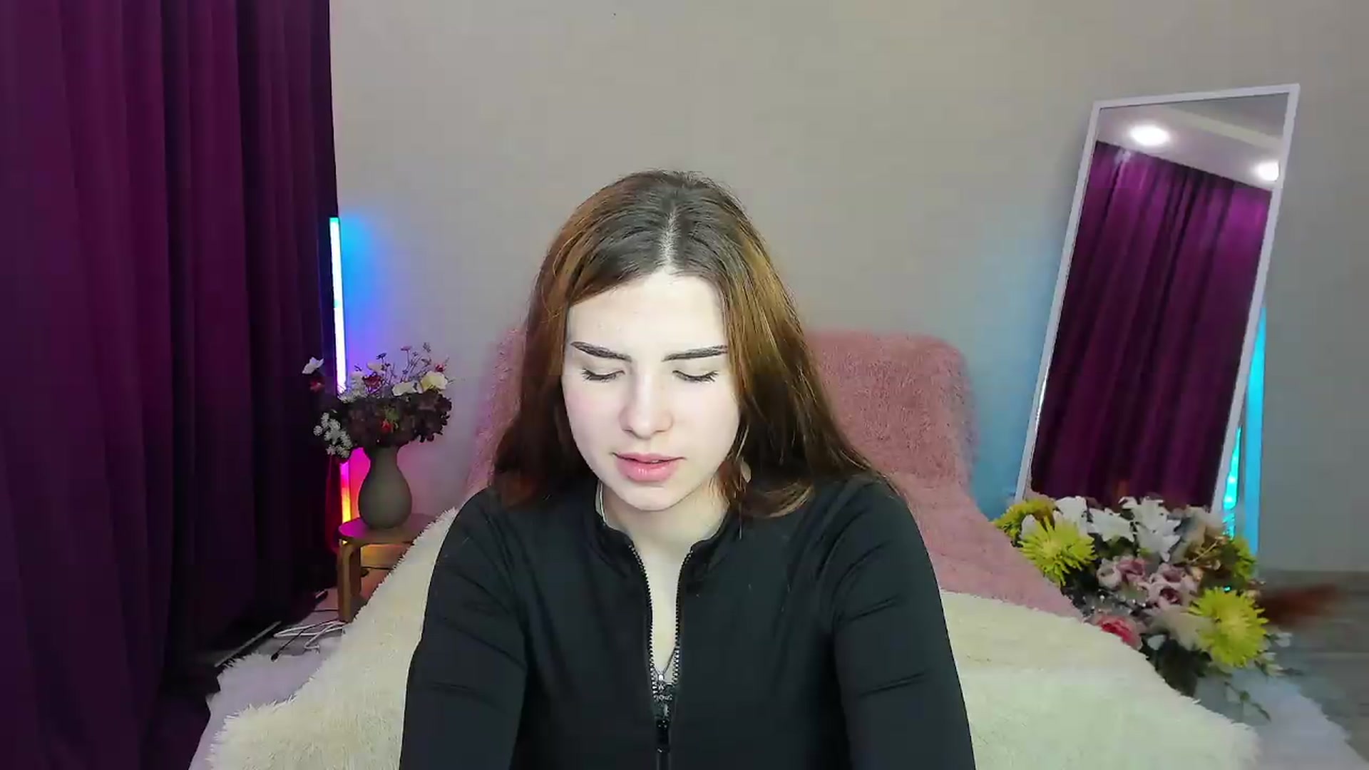 Gallery image thumbnail from KiraVane's myfreecams stream on, 09/16/2026, 11:09 image 7 of 20